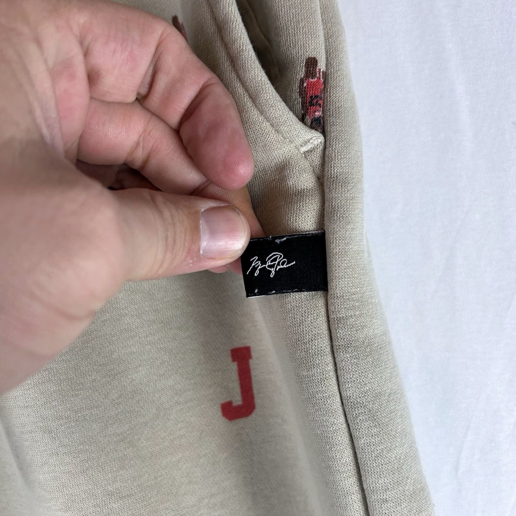 Jordan Brand NIKE AIR JORDAN Mens Small Essential Joggers AOP Fleece Pants DV9390-206 Size US 29 - 7 Thumbnail