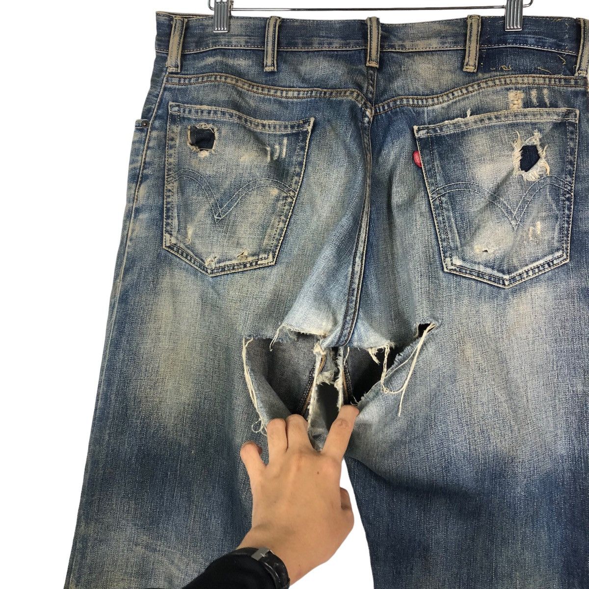 Levi's 🔥Rare Worn Rusty Big Hole Levi’s Distressed Jeans Denim Size US 36 / EU 52 - 14 Thumbnail