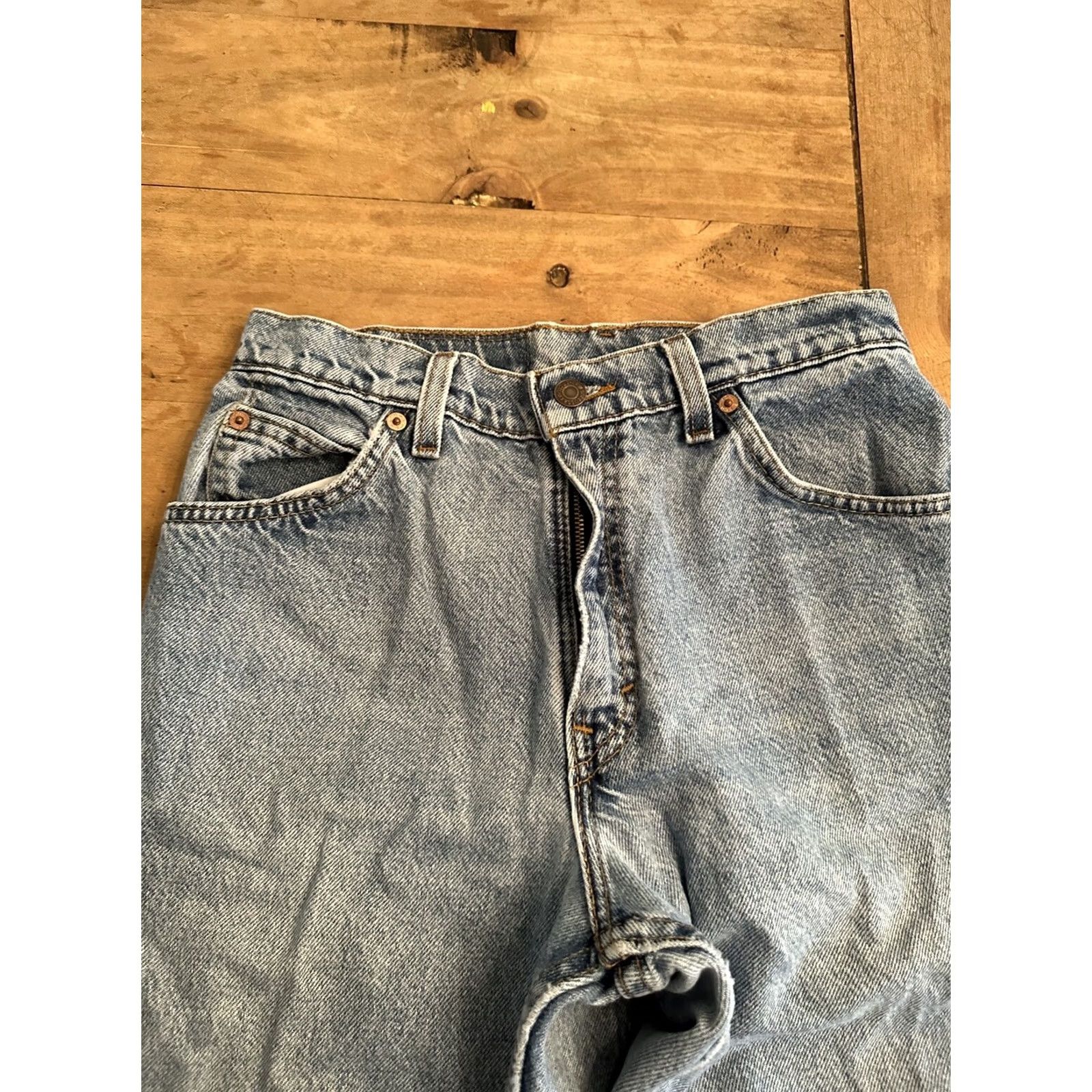 Vintage VINTAGE Levi’s Orange Tab Relaxed Fit Tapered 950 Jeans Mens Size 8 Medium Light Wash Blue Denim 1990s USA Size 30" / US 8 / IT 44 - 5 Thumbnail