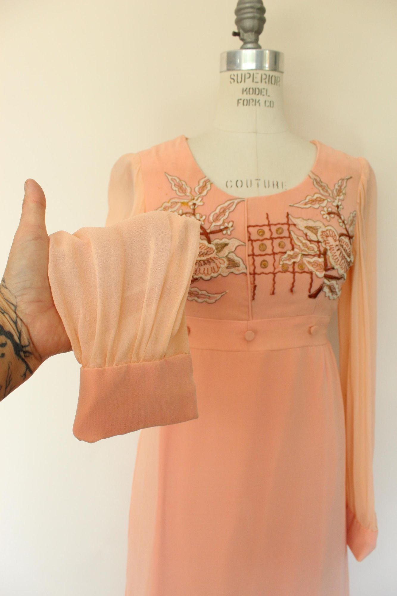 Vintage Vintage 1960s Dress, Peach Maxidress with Asian Inspired Emb Size S / US 4 / IT 40 - 5 Thumbnail