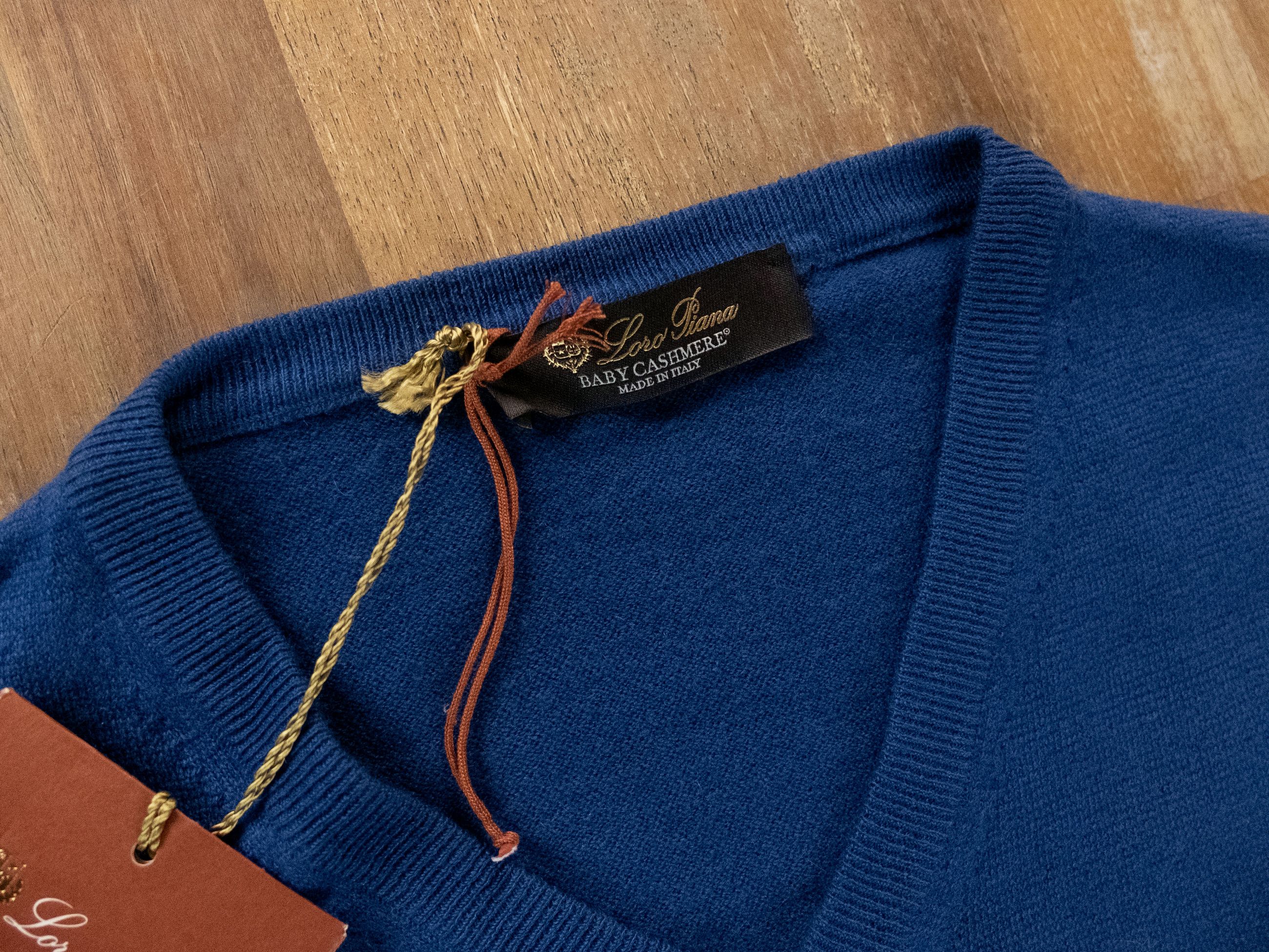 Loro Piana LORO PIANA blue lightweight baby cashmere v-neck sweater 3XL Size US XXL / EU 58 / 5 - 2 Thumbnail