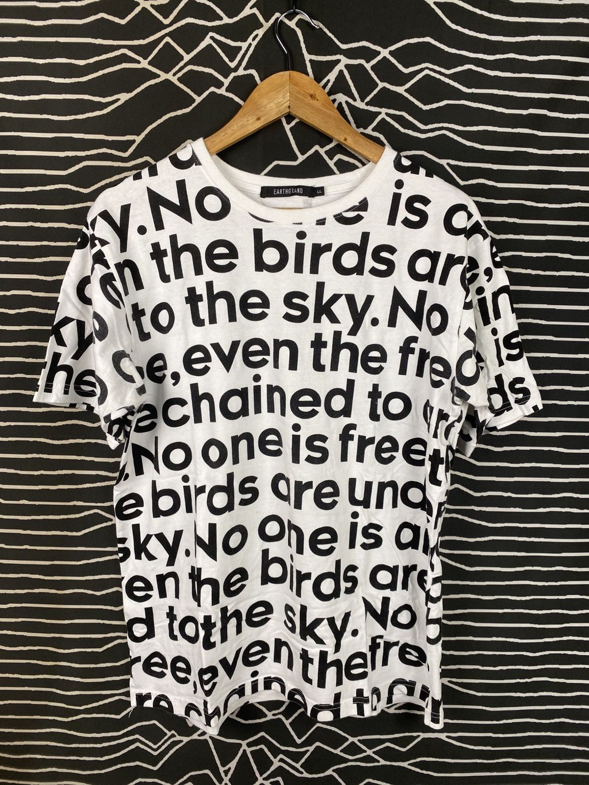 Japanese Brand Earthgrand "No One Is Free" All Over Print T-Shirt Size US L / EU 52-54 / 3 - 1 Thumbnail