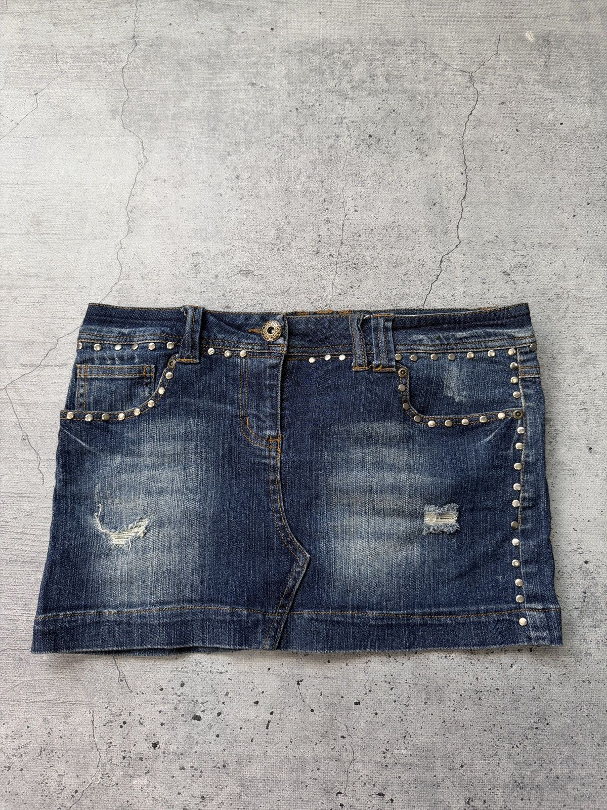 Japanese Brand Y2K Mini Skirt With Washed Effect Size 28" / US 6 / IT 42 - 1 Thumbnail