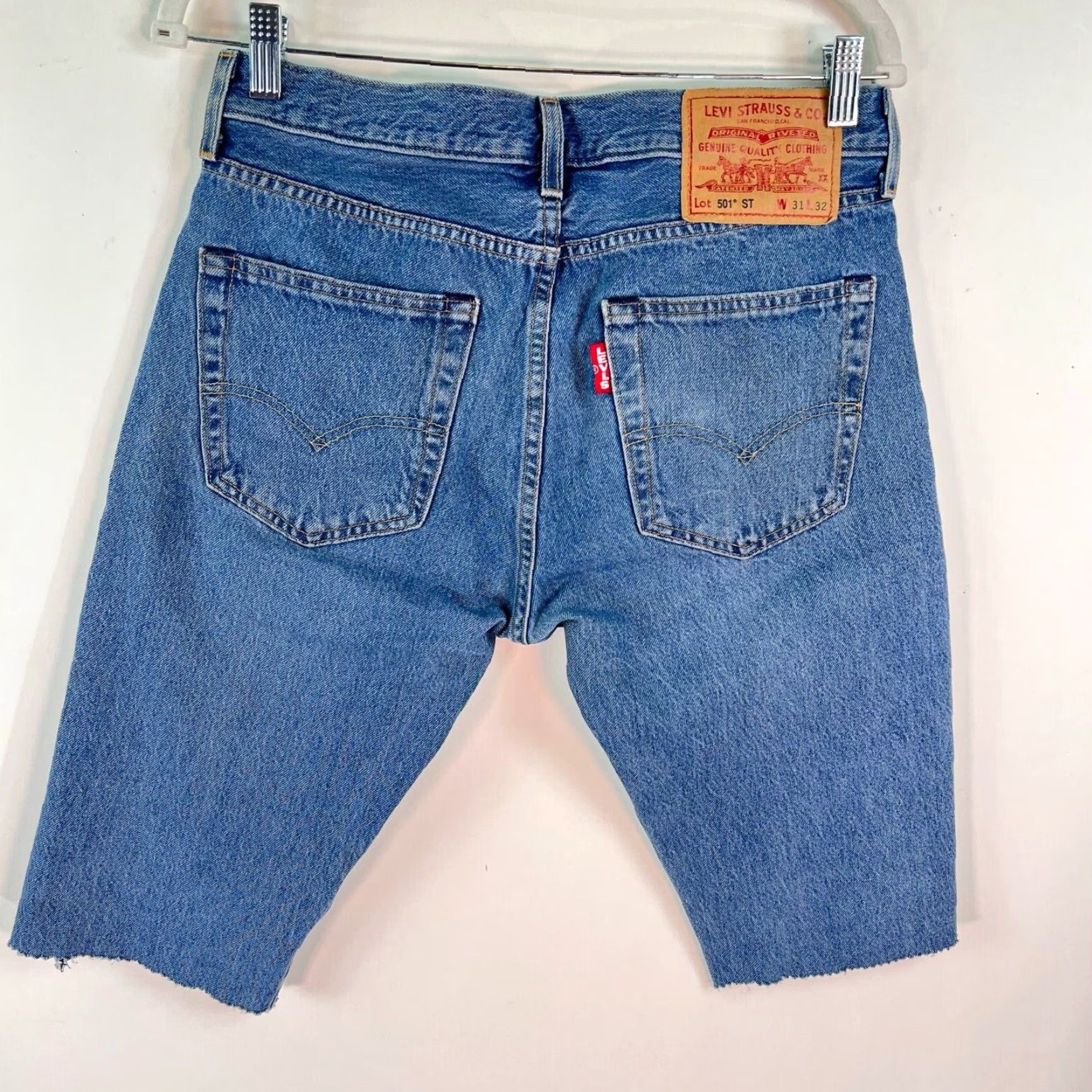 Levi's VINTAGE Levi's 501 Jean Shorts Jeans Casual 31 Blue Button Fly 90s Mens Adult Medium Blue Denim Size US 31 - 5 Thumbnail