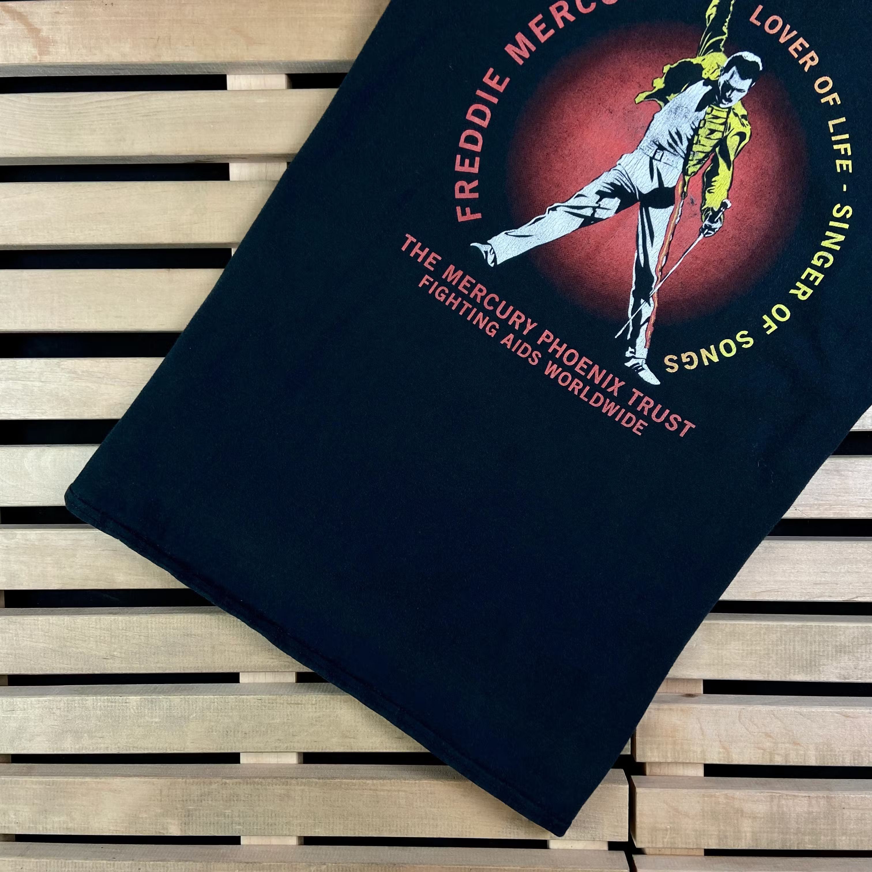 Band Tees × Vintage Mens Vintage T Shirt Freddie Mercury 2005 Size L Size US L / EU 52-54 / 3 - 3 Thumbnail
