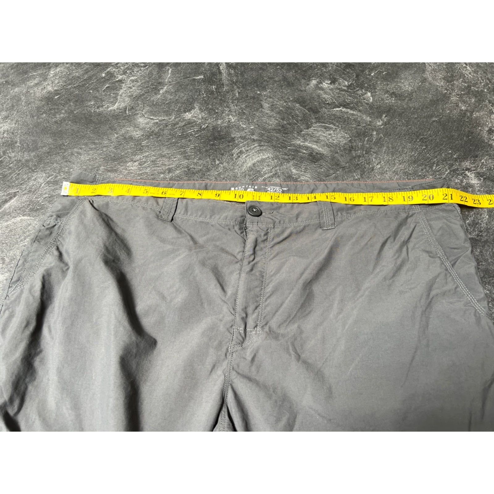 Mountain Hardwear VINTAGE Mountain Hardwear Pants Mens 42 Cargo Convertible Straight Leg Outdoor Hiking Size US 42 / EU 58 - 3 Thumbnail