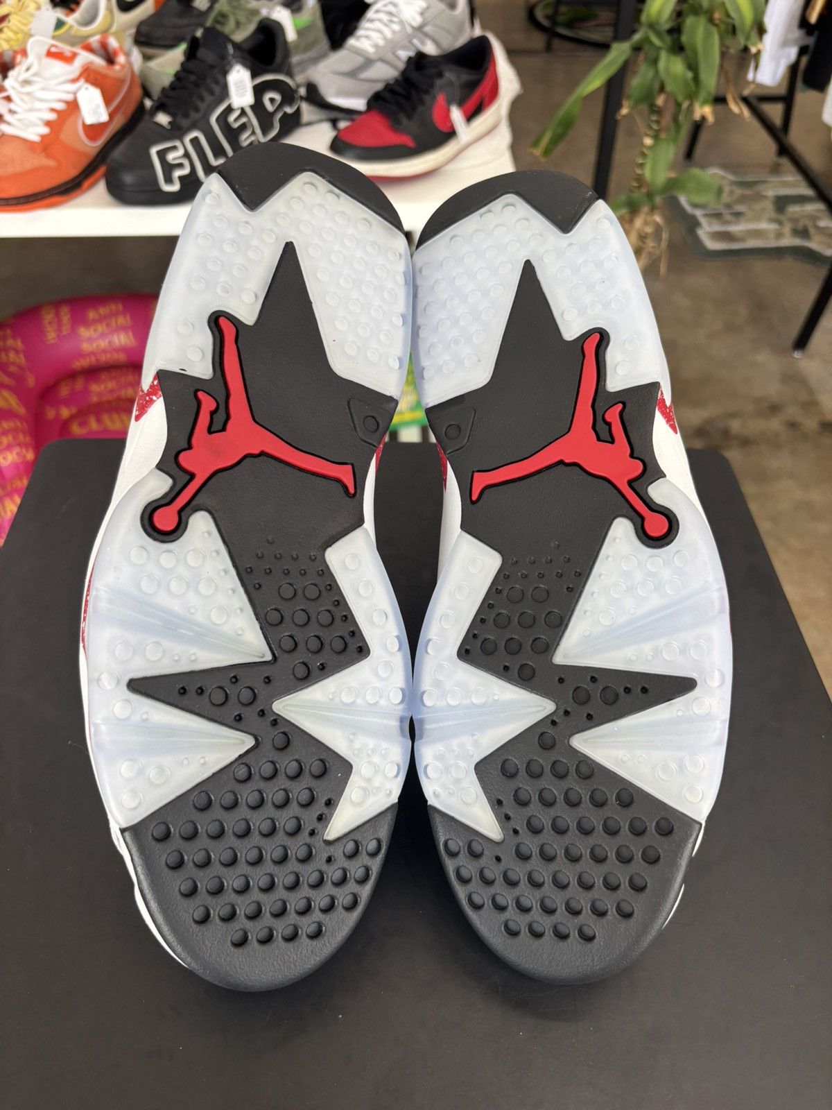 Jordan Brand Jordan 6 Retro Red Oreo Sz. 10.5 Size US 10.5 / EU 43-44 - 8 Thumbnail
