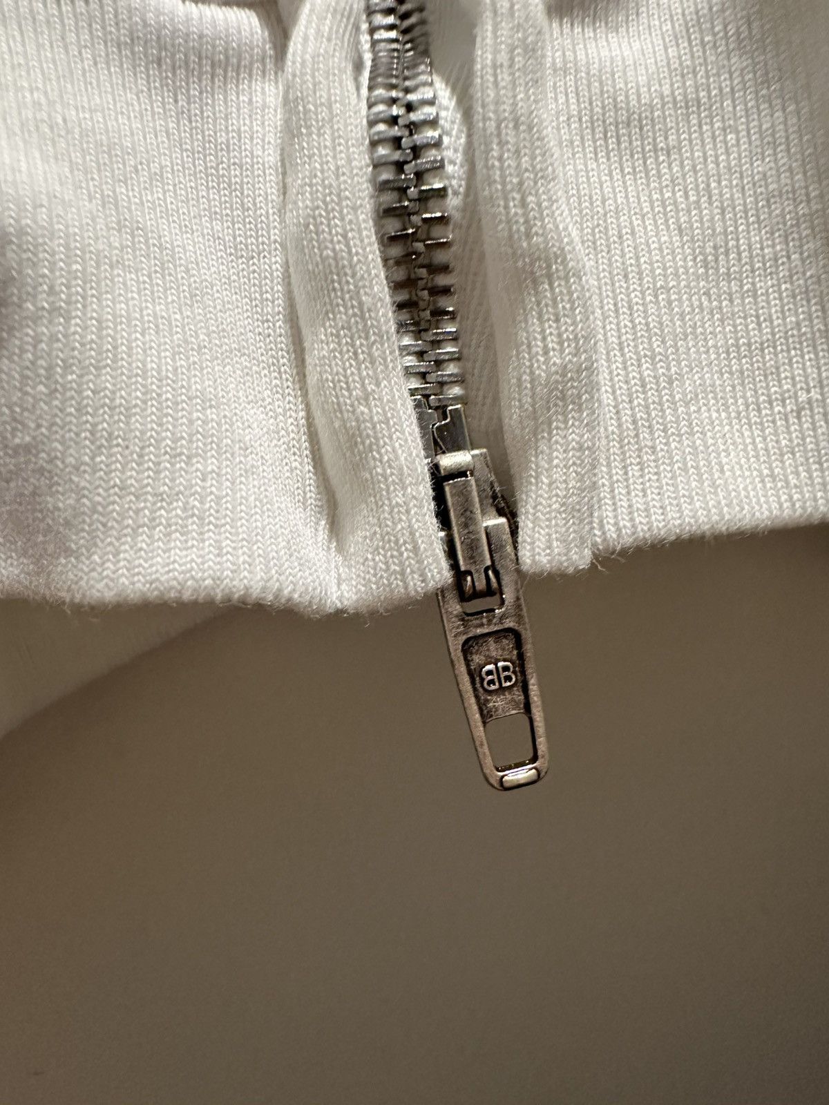Balenciaga BALENCIAGA SOHO EXCLUSIVE ZIP-UP HOODIE – WHITE Size US XXL / EU 58 / 5 - 8 Thumbnail