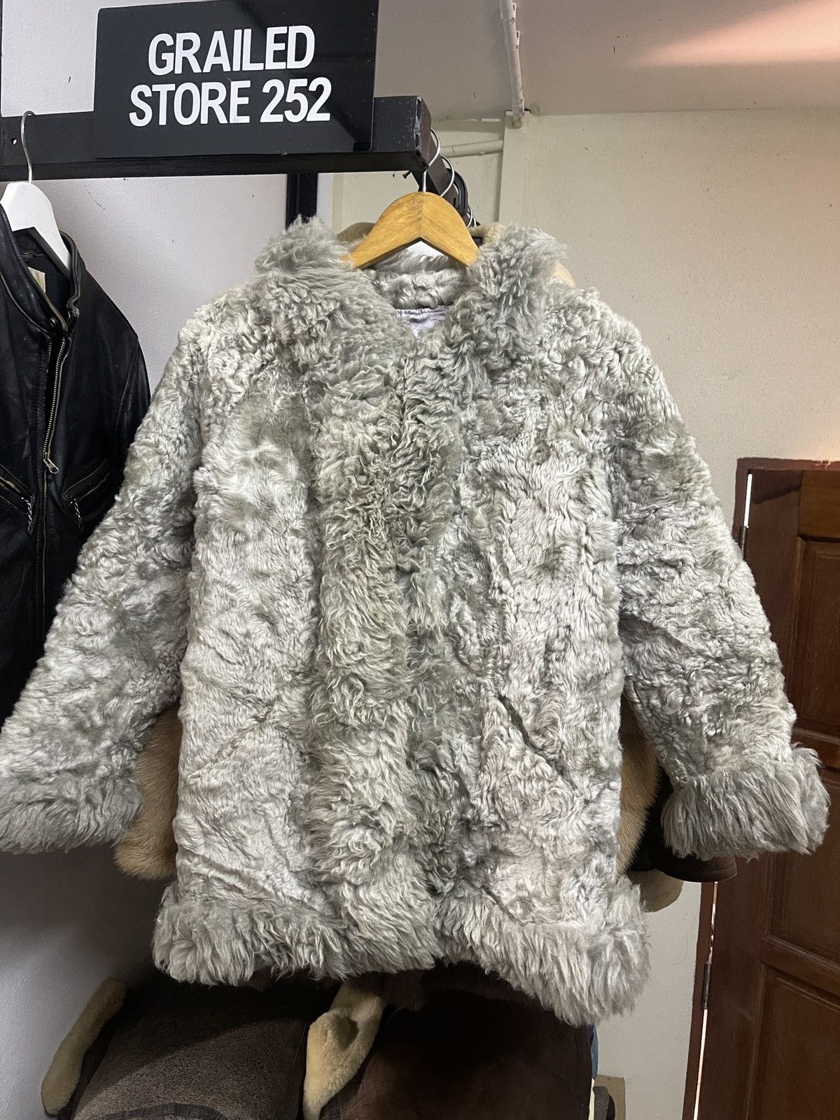 Vintage Vintage Real fur Lambskin Jacket Size S / US 4 / IT 40 - 2 Thumbnail