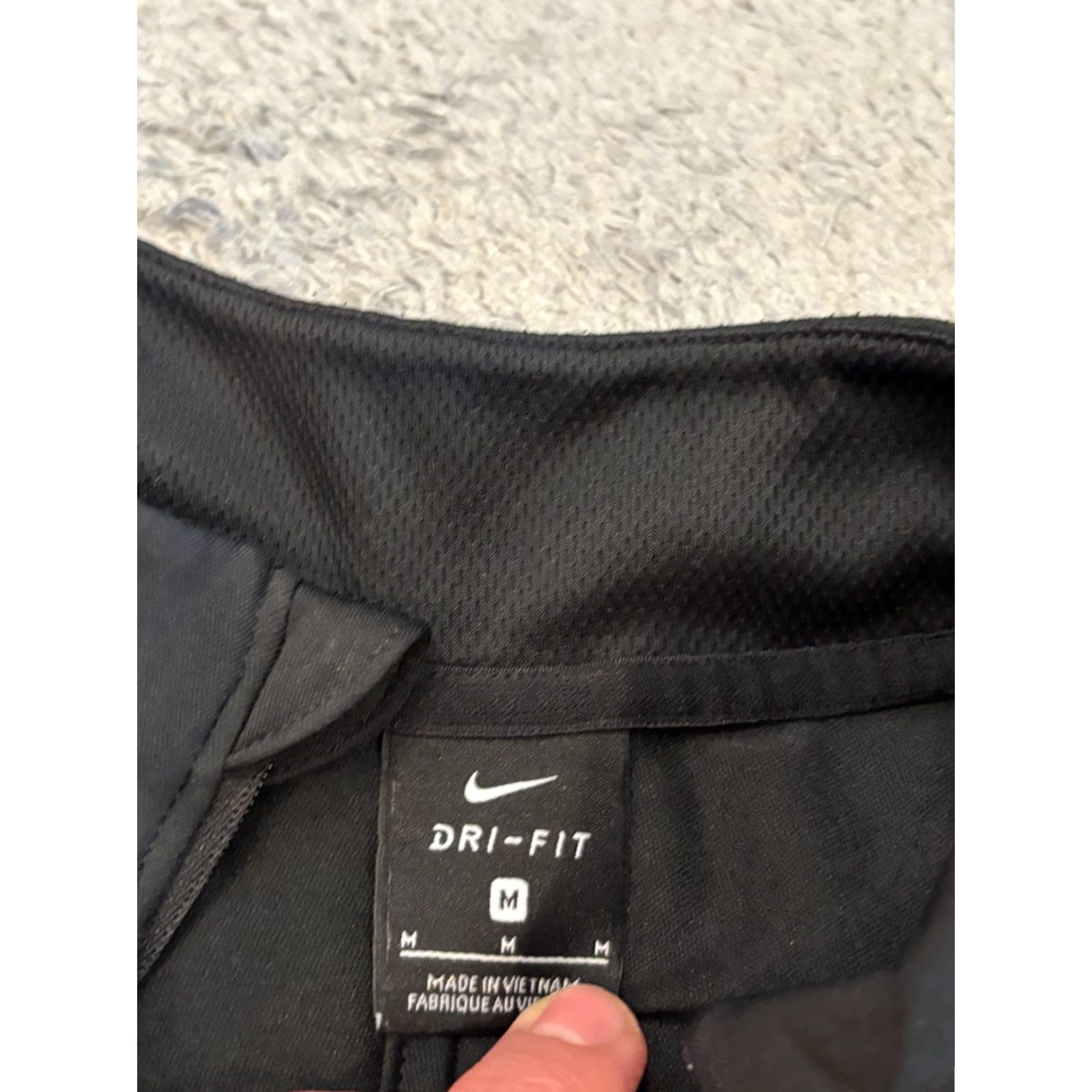 Nike Nike Drill Top Mens Medium Black Dri-Fit Academy Training Football Thumb Holes Shirt Size US M / EU 48-50 / 2 - 3 Thumbnail