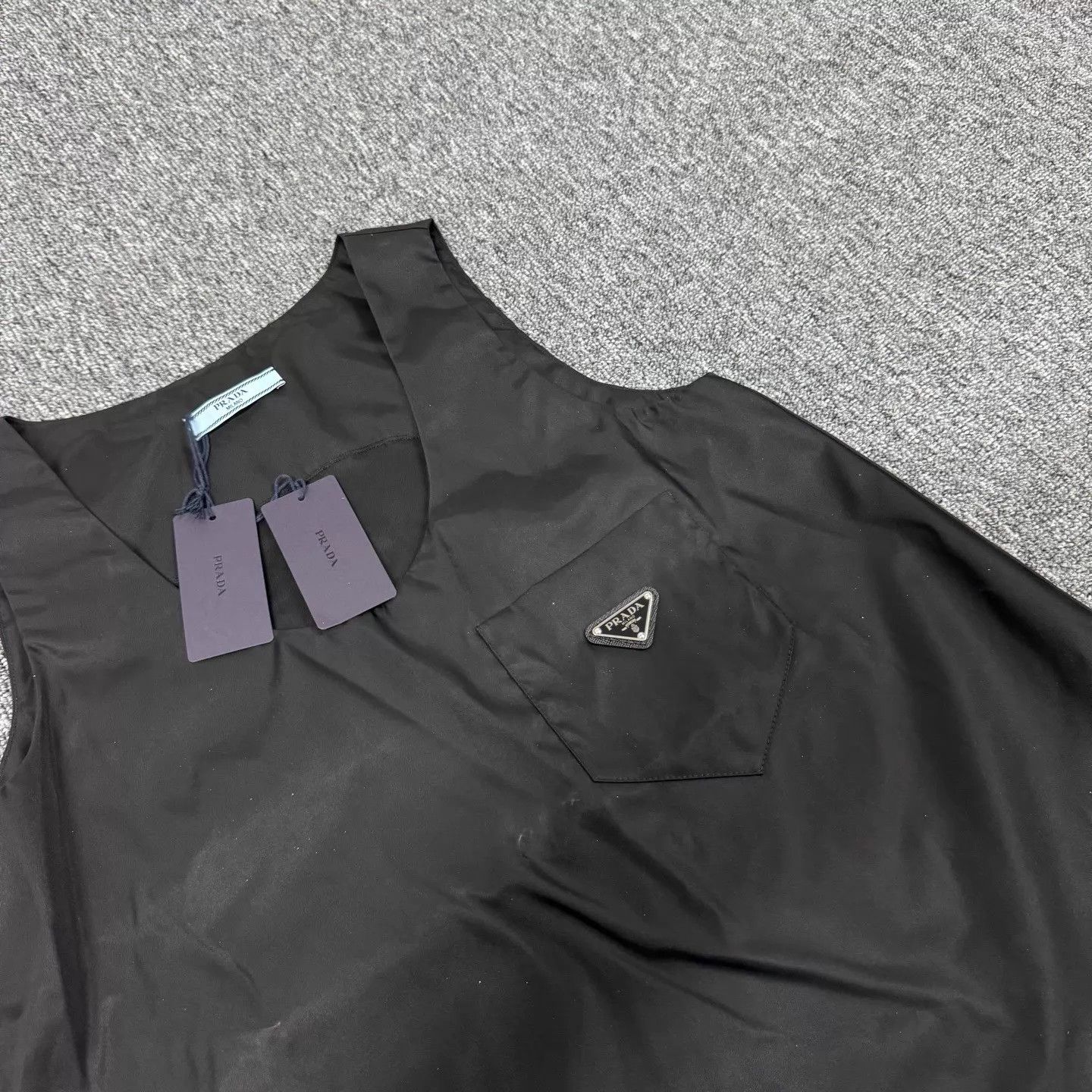 Prada Prada Black Nylon Sleeveless Top Tri Logo 44 New With Tags Size M / US 6-8 / IT 42-44 - 4 Thumbnail