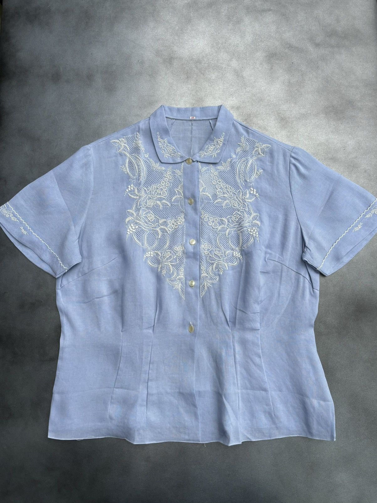 Vintage 1960s Deadstock Vintage Embroidered Shortsleeve Sheer Lace Size S / US 4 / IT 40 - 1 Thumbnail
