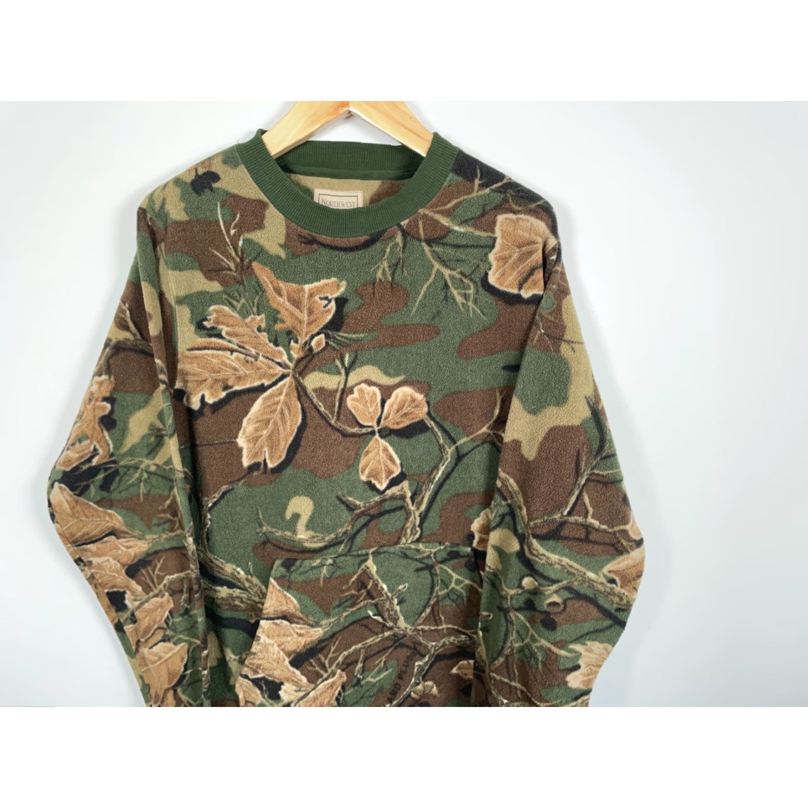 Vintage VINTAGE Northwest Territory Sweatshirt Camouflage Fleece Crew Neck Adult Large Green Mitten Sleeve Cuffs Pockets Logo Heavyweight Regular Mens Size US L / EU 52-54 / 3 - 4 Thumbnail