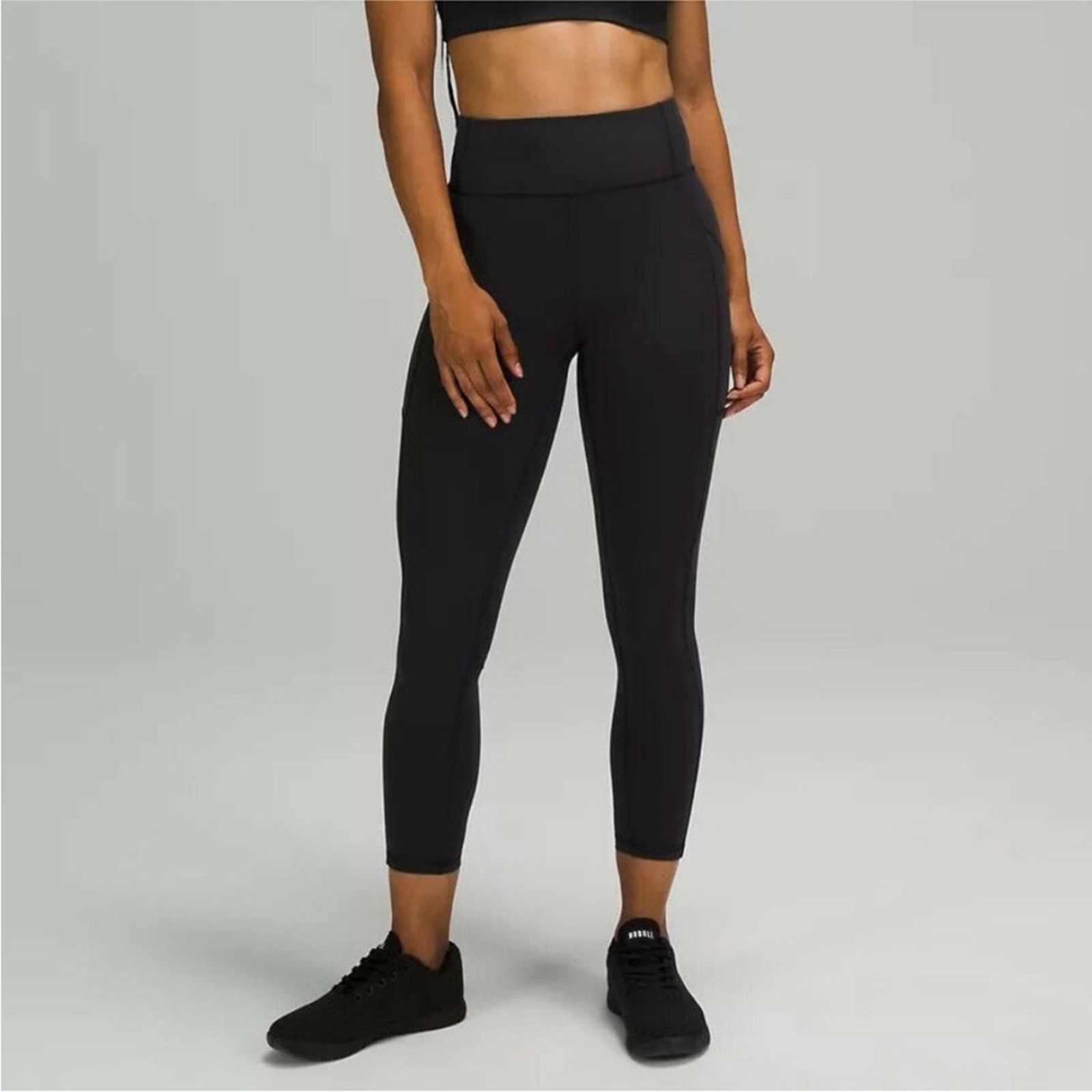 Lululemon 06 - NWOT Black Lululemon High-Rise Tight25" size 0 Size 25" / US 0 / IT 36 - 1 Thumbnail