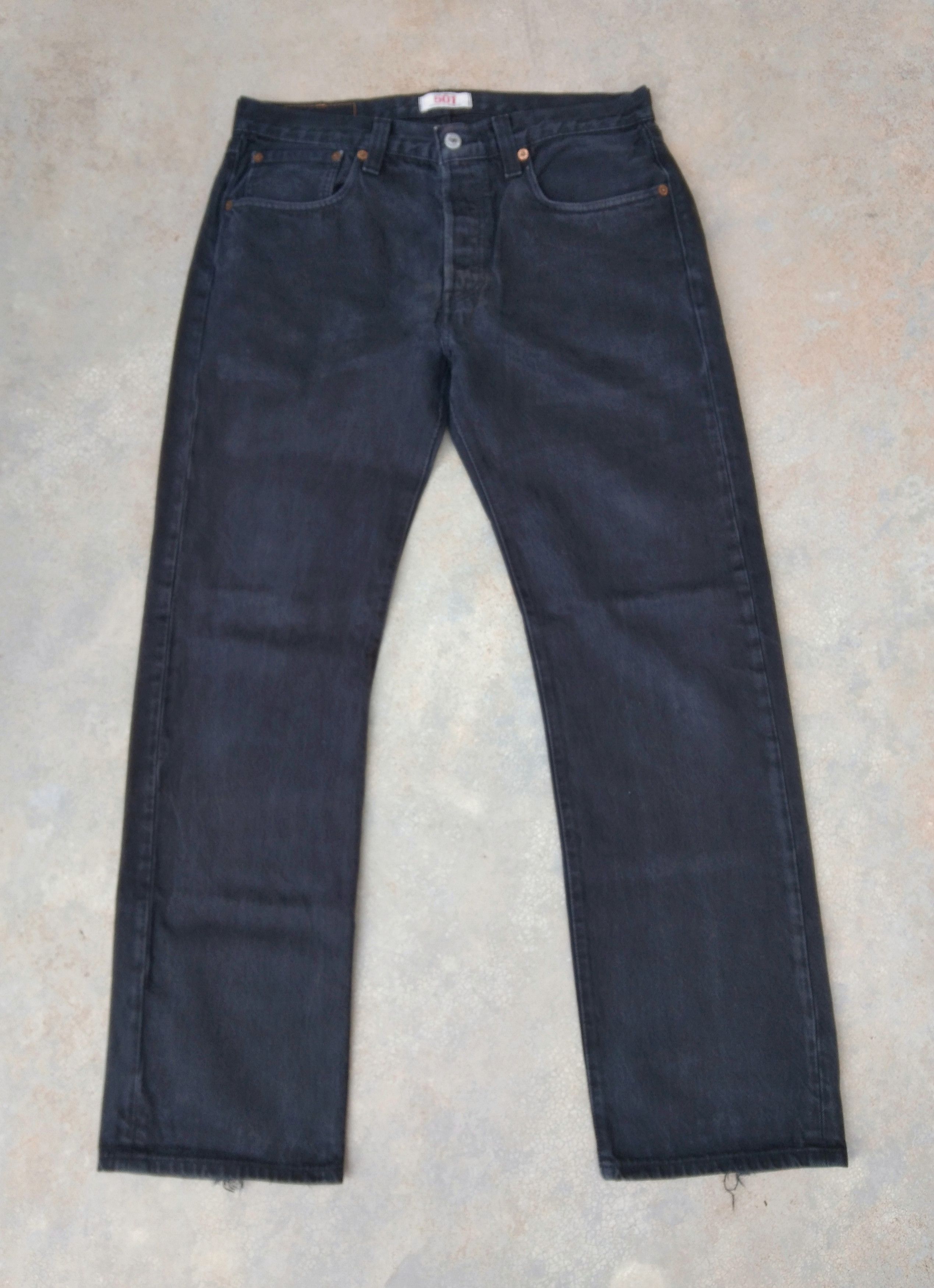 Levi's Vintage Levi's 501 Black Straight Leg Jeans 32x30 Size US 32 / EU 48 - 1 Thumbnail