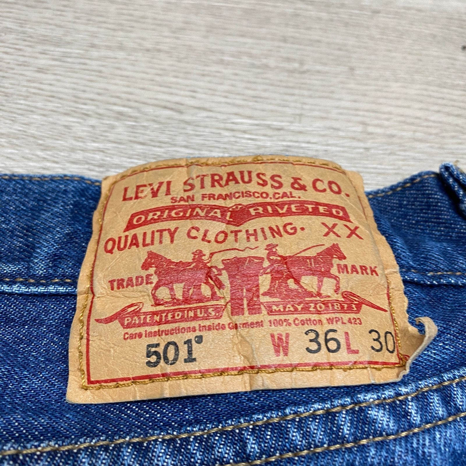 Levi's Levi's 501 Button Fly Straight Leg Jeans Men's 36x30 Size US 36 / EU 52 - 3 Thumbnail