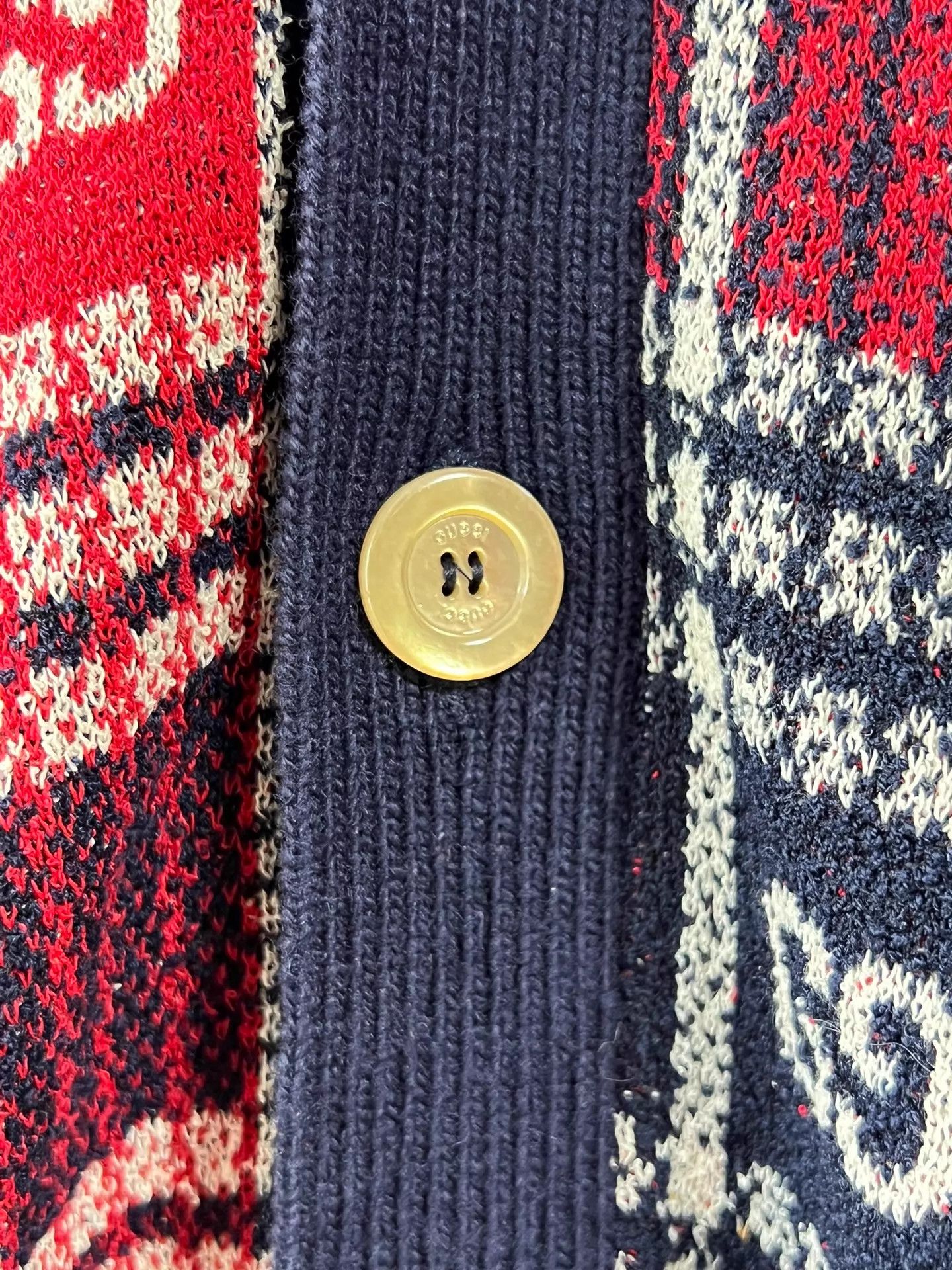 Gucci Men's Navy Blue Knit Sweater - Red/White Shoulder Colorblock Size US S / EU 44-46 / 1 - 6 Thumbnail