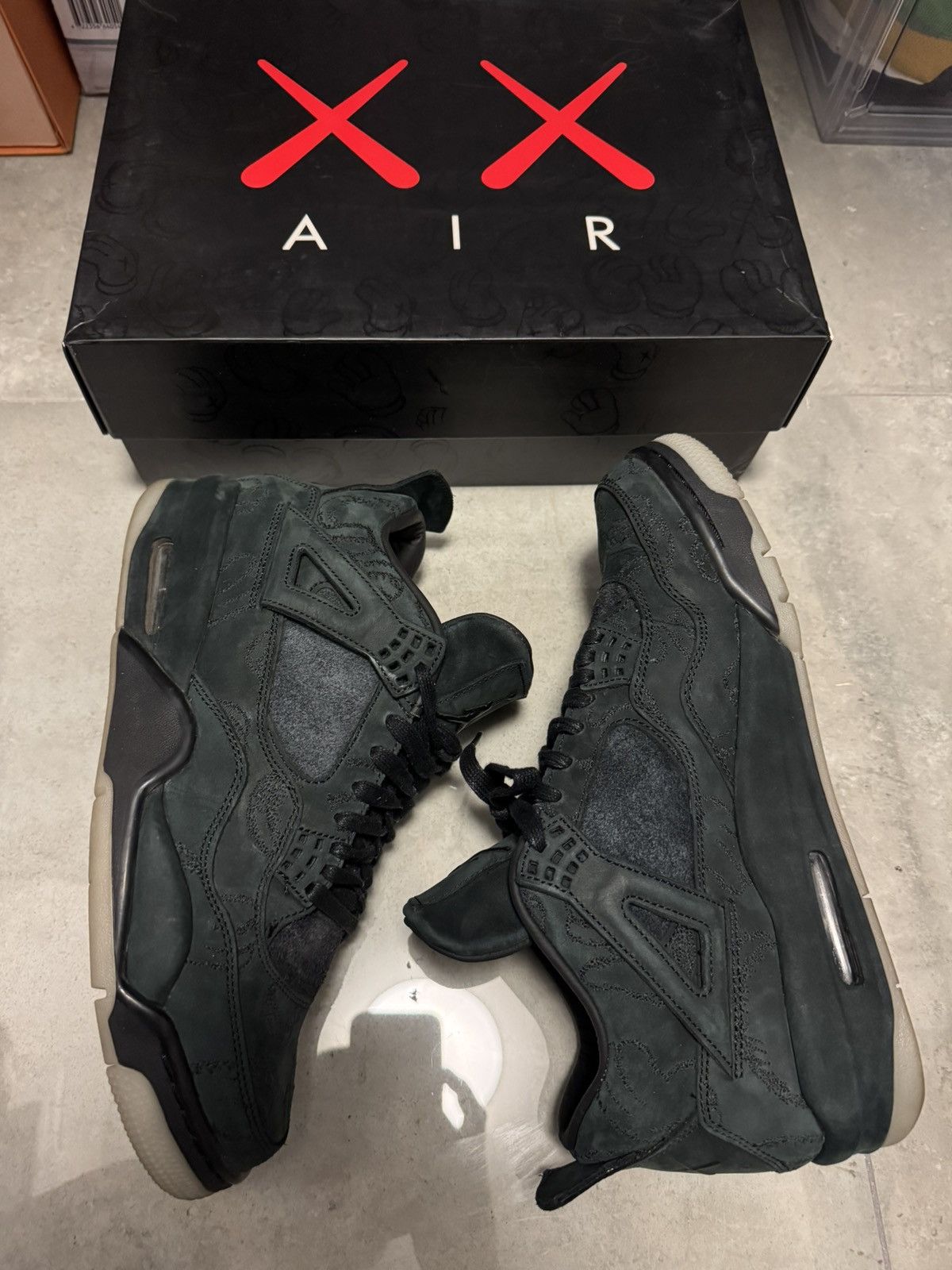 Jordan Brand × Kaws Jordan 4 Kaws Size US 10 / EU 43 - 3 Thumbnail