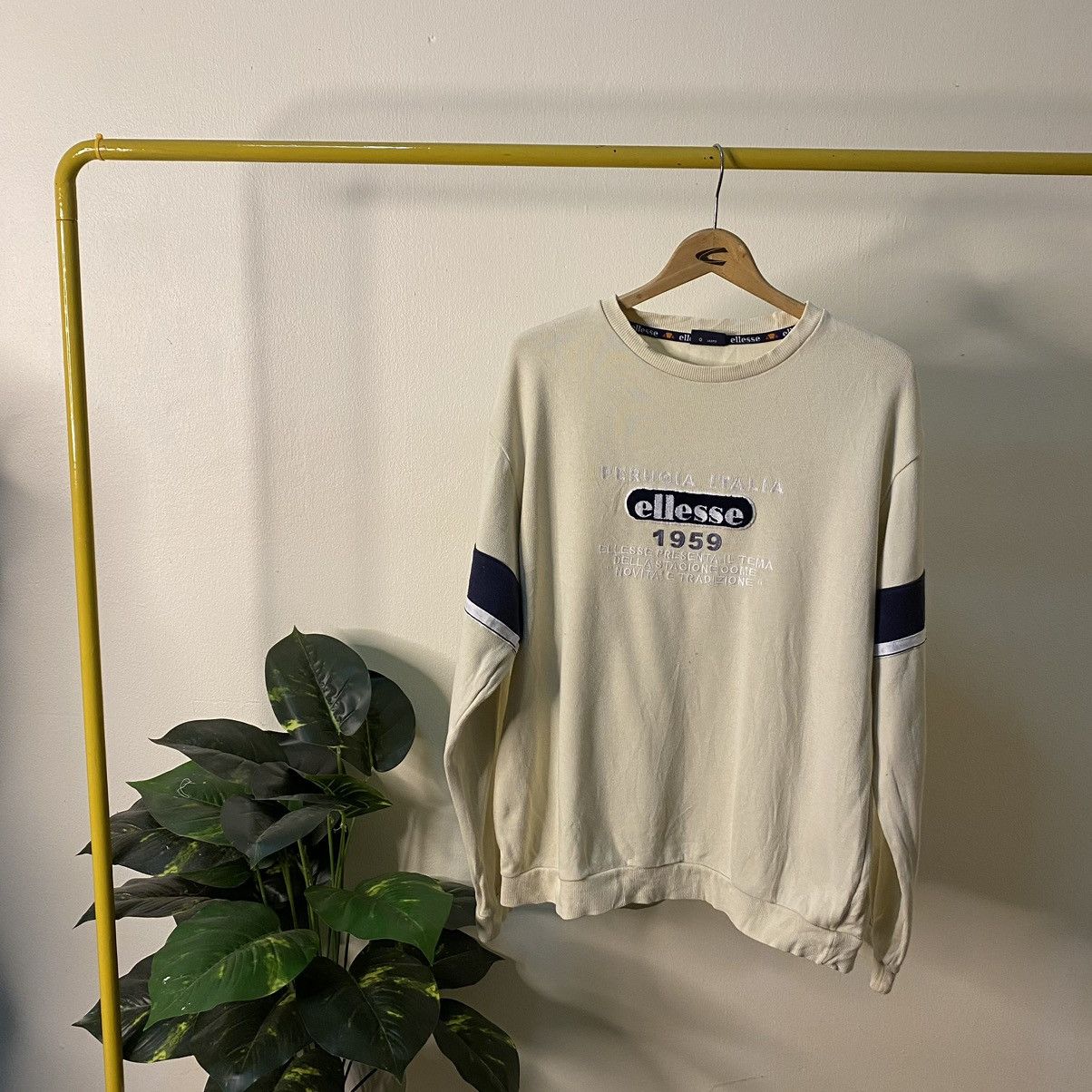 Ellesse Vintage 1990s Ellesse Embroidered Logo Sweatshirt Size US L / EU 52-54 / 3 - 1 Thumbnail