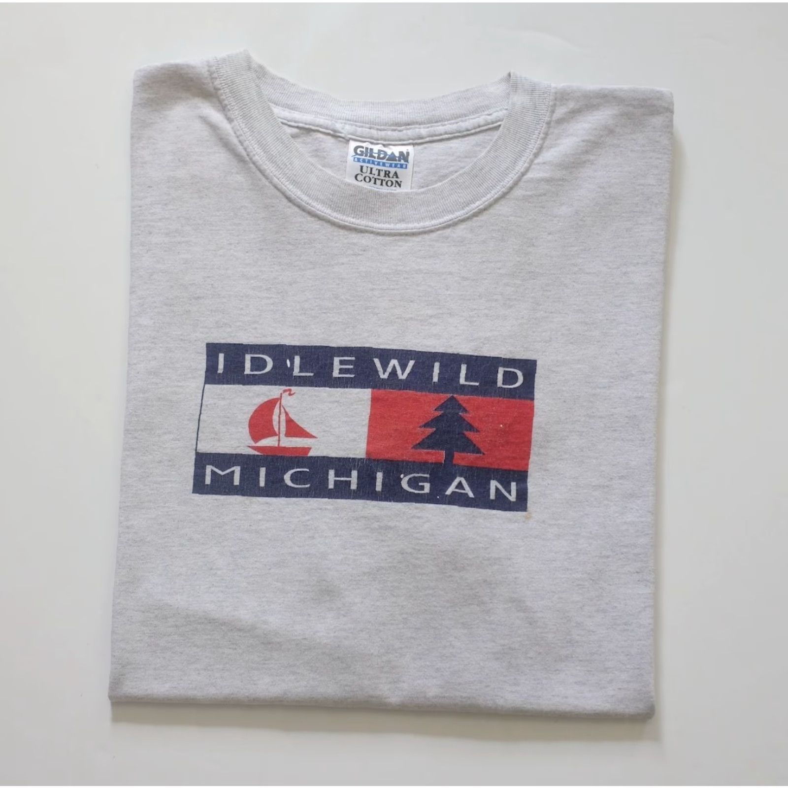 Gildan GILDAN IDLEWILD MICHIGAN VTG Y2K 90s OUTDOOR SAILING GRAY COTTON T SHIRT XL Mens Size US XL / EU 56 / 4 - 5 Thumbnail