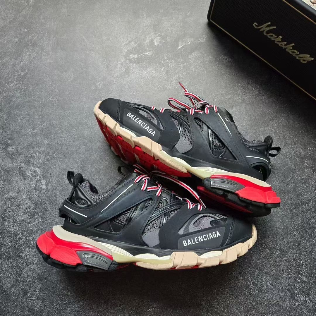 Balenciaga Balenciaga Black Lowtop Sneakers 38 Women Size US 7.5 / IT 37.5 - 1 Thumbnail