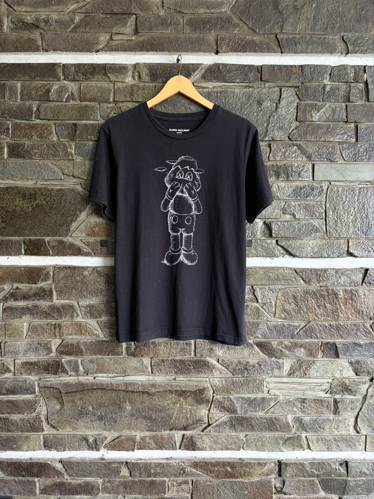 Kaws Kaws Holiday Japan Tee Size US L / EU 52-54 / 3 - 1 Thumbnail