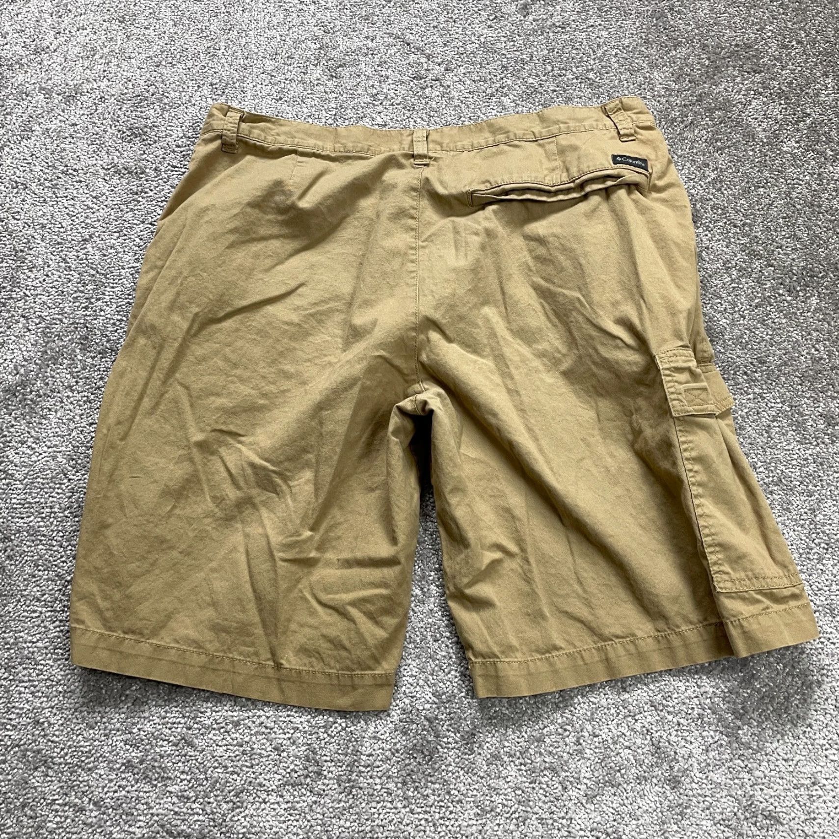 Vintage Columbia Mens Cargo Short Khaki Brown Flat Front 34x10 Outdoor Hiking Fishing Shorts Adult Regular Inseam 10 in Brown Pockets Easy Care Vintage? No. Size US 34 / EU 50 - 2 Thumbnail