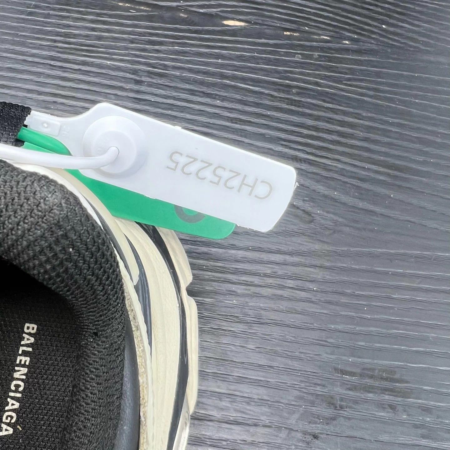 Balenciaga Balenciaga Track 2 Off-White/Black 42 Like New Size US 9 / EU 42 - 9 Thumbnail