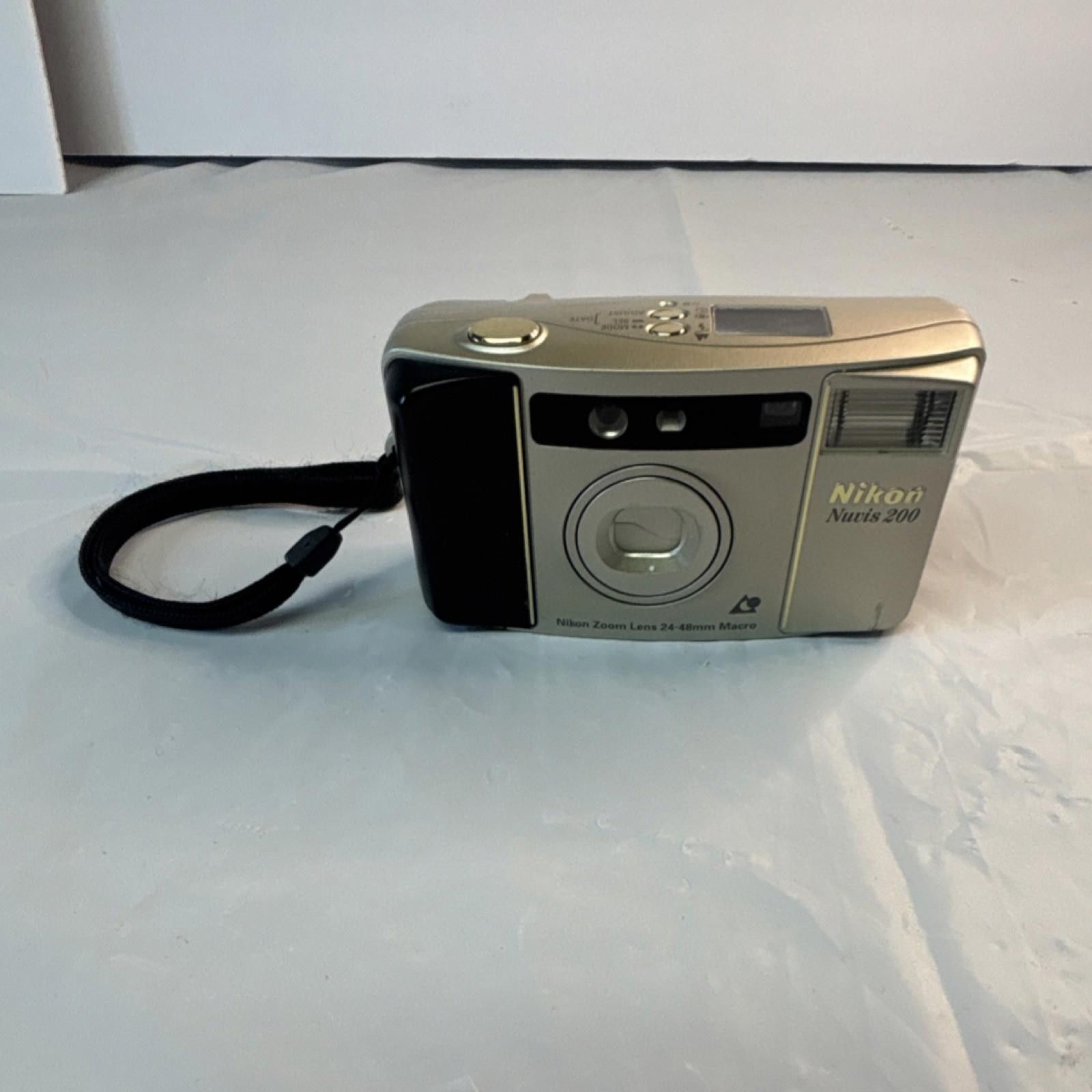 Nikon Nikon Nuvis 200 APS Point & Shoot Camera Size ONE SIZE - 1 Thumbnail