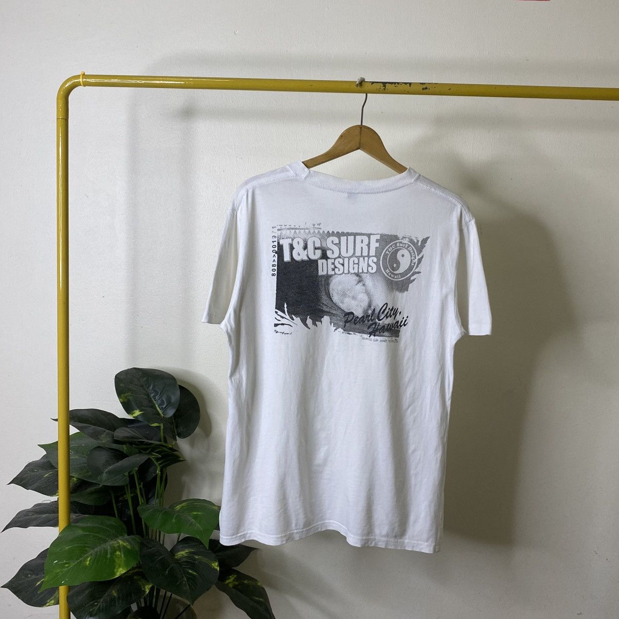 Vintage 2000s T&C Surf Nice Graphic T Shirt Surfing Size US L / EU 52-54 / 3 - 1 Thumbnail