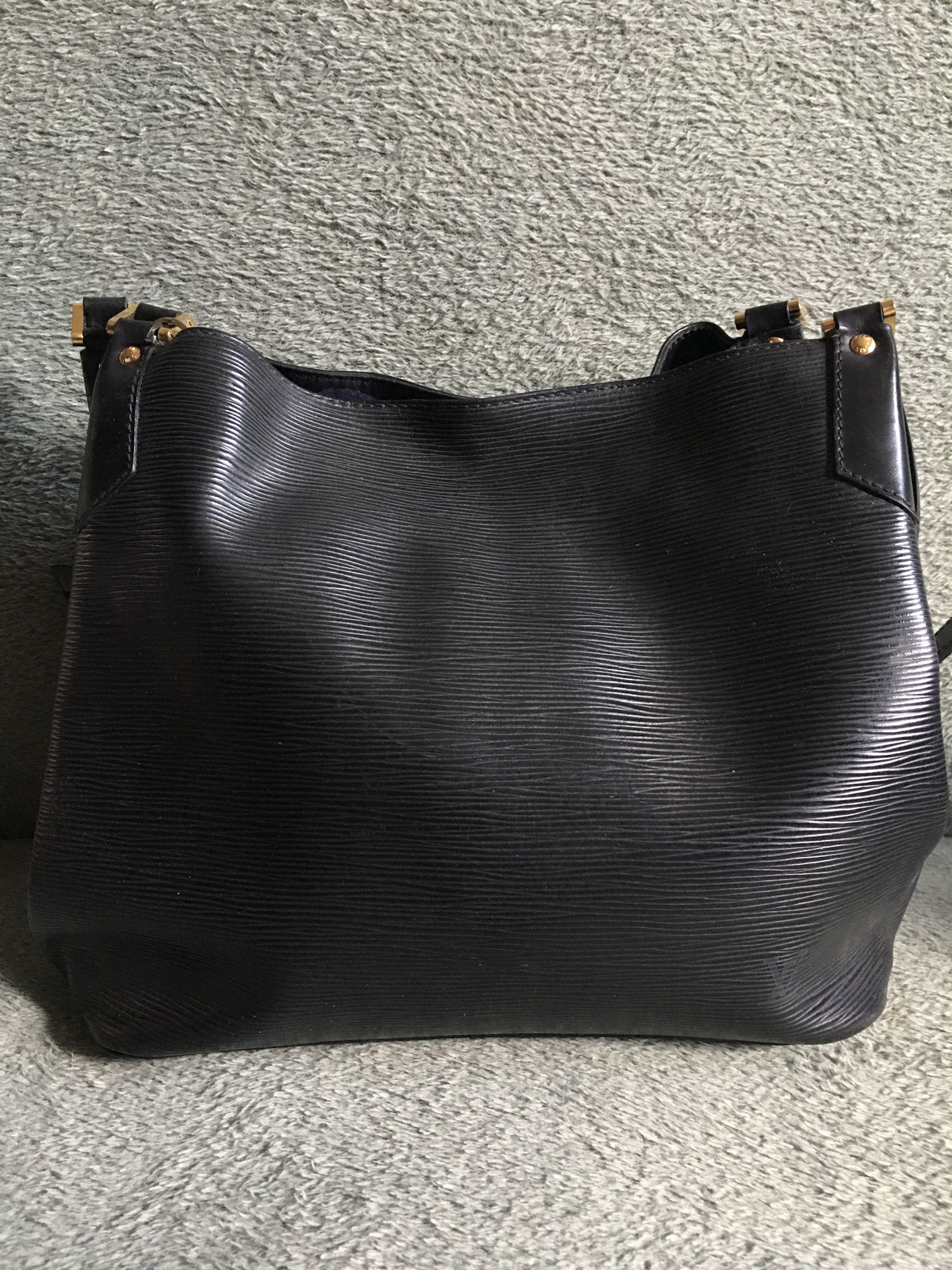 Louis Vuitton Louis Vuitton Epi Mandara Leather Black Shoulder Bag Size ONE SIZE - 2 Thumbnail