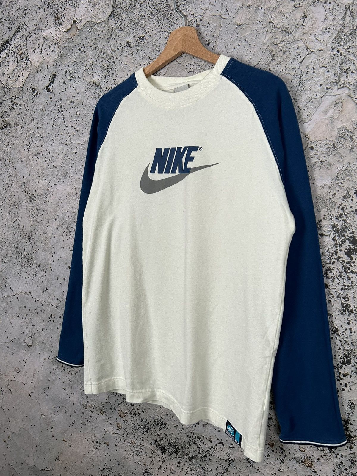 Nike Vintage Nike Y2K 00s Swoosh Logo Longsleeve Hype Sport Size US L / EU 52-54 / 3 - 2 Thumbnail