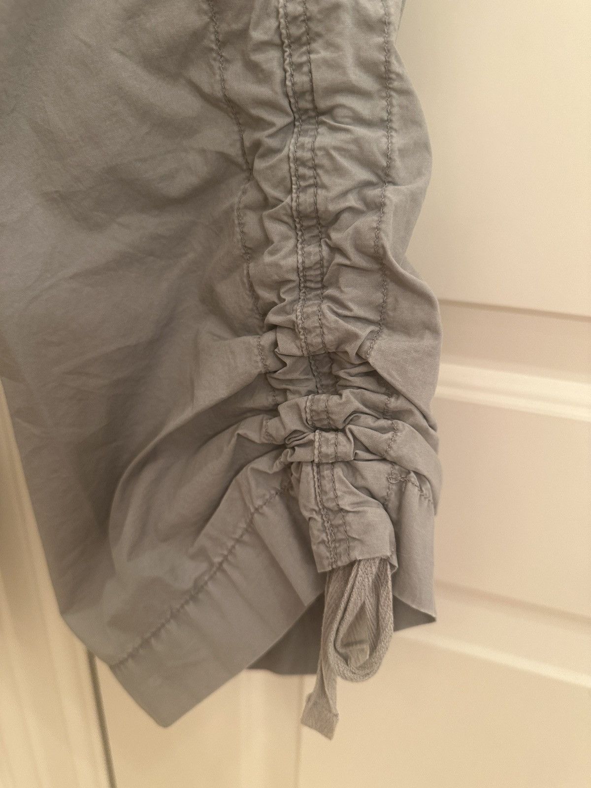 Abercrombie & Fitch Women’s Abercrombie & Fitch gray cargo-type pants, S Size 27" / US 4 / IT 40 - 2 Thumbnail