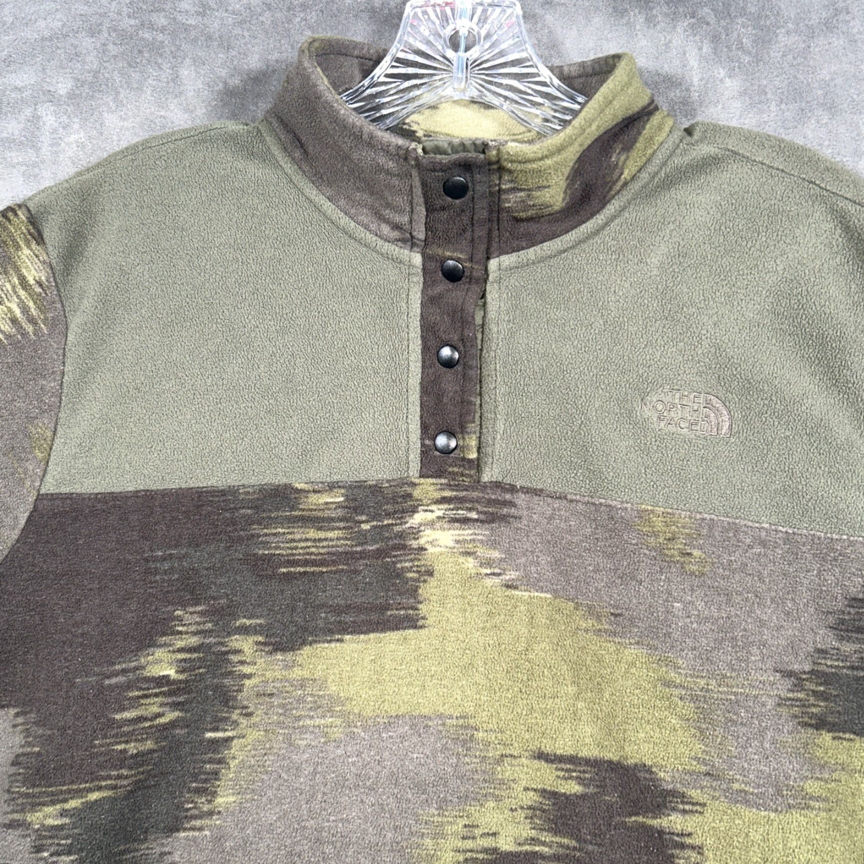The North Face The North Face Pullover Sweatshirt Womens Large Green Camouflage Fleece 1/4 Snap Long Sleeve Mock Logo Outdoor Winter Fall Spring Hiking Walking Size L / US 10 / IT 46 - 2 Thumbnail