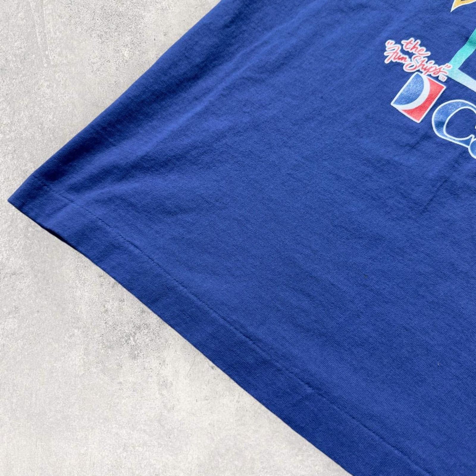 Vintage Vintage 90’s Single Stitch Carnival Cruises Graphic Tee Size US L / EU 52-54 / 3 - 5 Thumbnail