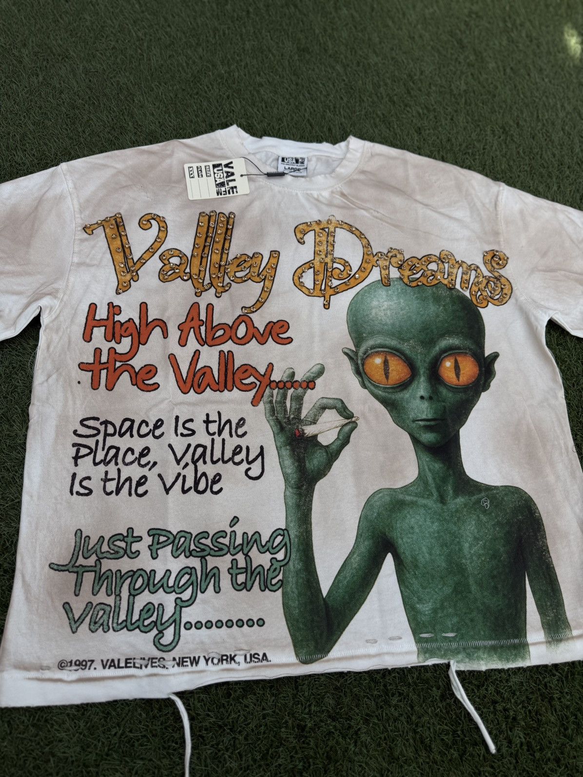 Vale Valley Dreams Aliens Tee Size Large (NEW) Size US L / EU 52-54 / 3 - 2 Thumbnail