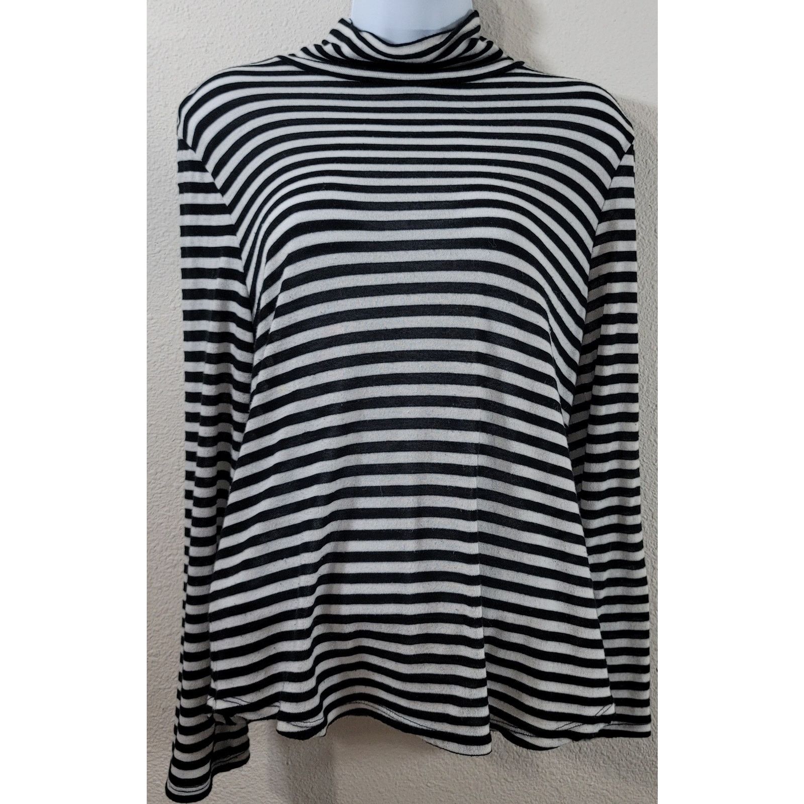 Other Chico's Black White Striped Mock Neck Top 1 Medium Soft Size M / US 6-8 / IT 42-44 - 1 Thumbnail