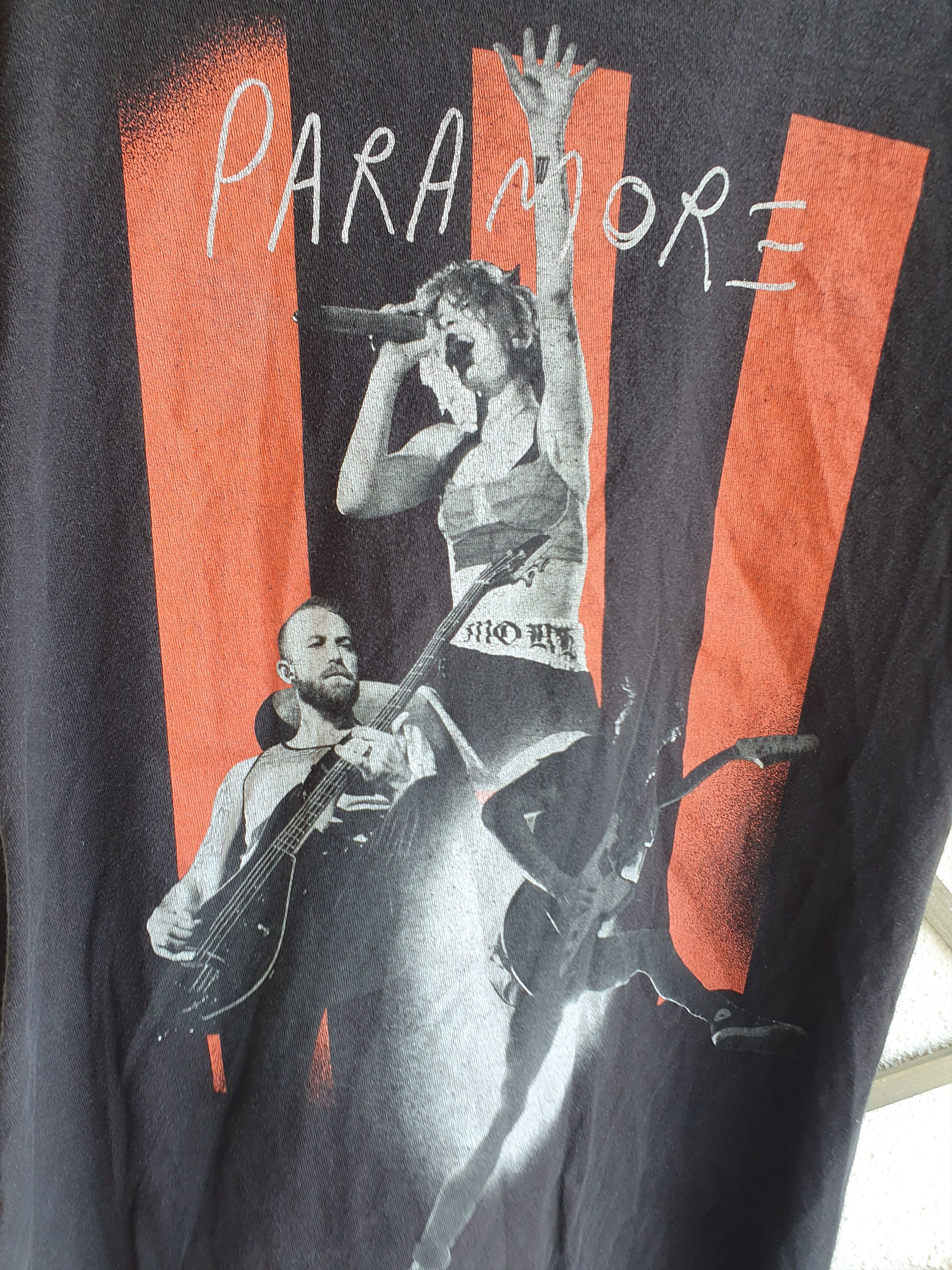 Band Tees Paramore Band Rock t-shirt sz L/M? Size US L / EU 52-54 / 3 - 5 Thumbnail