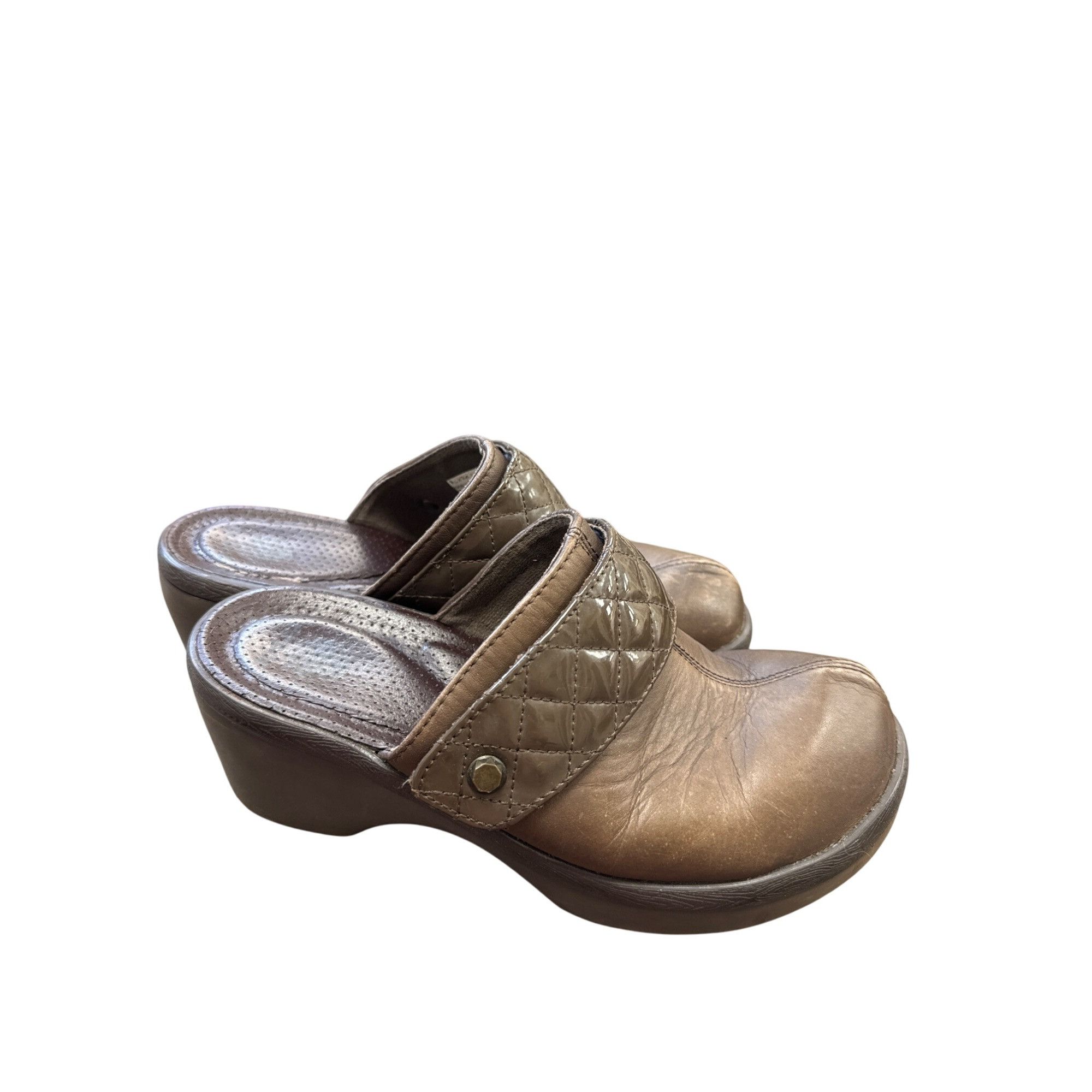 Crocs Crocs womens Brown Leather Cobbler Quilted Mules Size 7 SKU Size US 7 / IT 37 - 4 Thumbnail