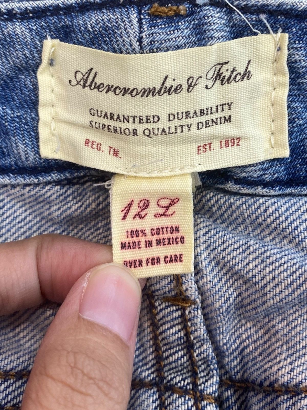 Abercrombie & Fitch Abercrombie & Fitch Faded Wash Style Flare Jeans Size US 32 / EU 48 - 10 Thumbnail