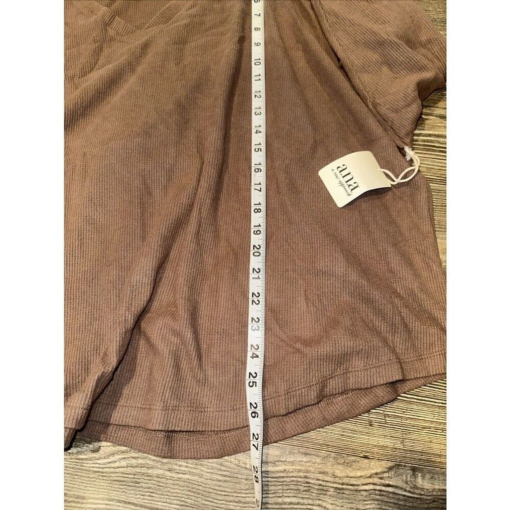 Target Basics a.n.a Womens Semi Sweet Choc Chip V-Neck Top Size 3X. 10 Size 3XL / US 20-22 - 6 Thumbnail