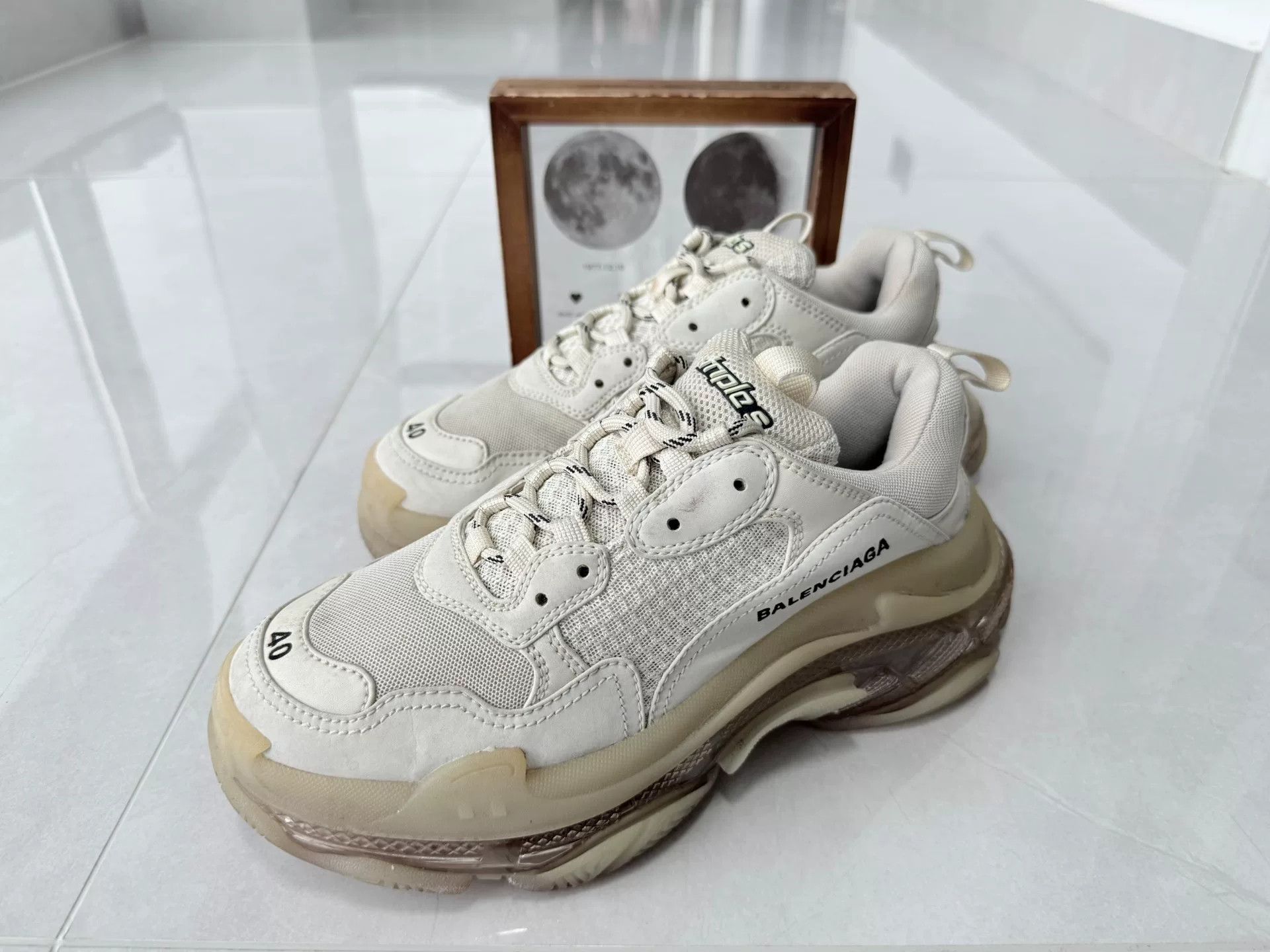 Balenciaga Balenciaga White Lowtop Sneakers 7 Men Size US 7 / EU 40 - 1 Thumbnail