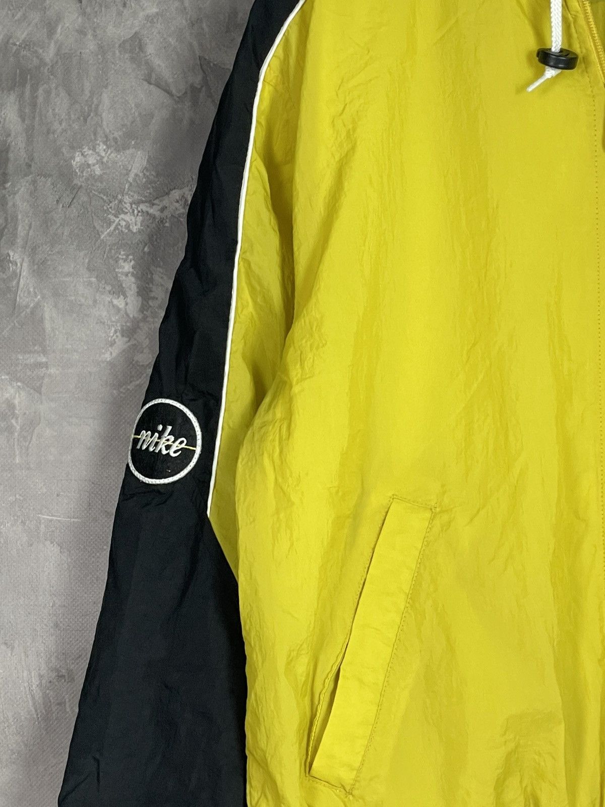 Nike × Vintage Nike Vintage Nylon Track Jacket Windbreaker Big Nike Logo Size US S / EU 44-46 / 1 - 7 Thumbnail