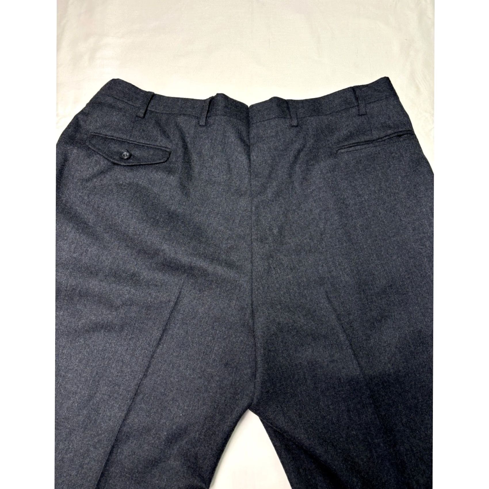Vintage VINTAGE JOE A BANK Mens Dress Pants Charcoal Gray 38x30 Wool Pleated Front Beltless Zipper Button Pockets Back Welt Pocket Formal Wedding Business Size US 38 / EU 54 - 7 Thumbnail