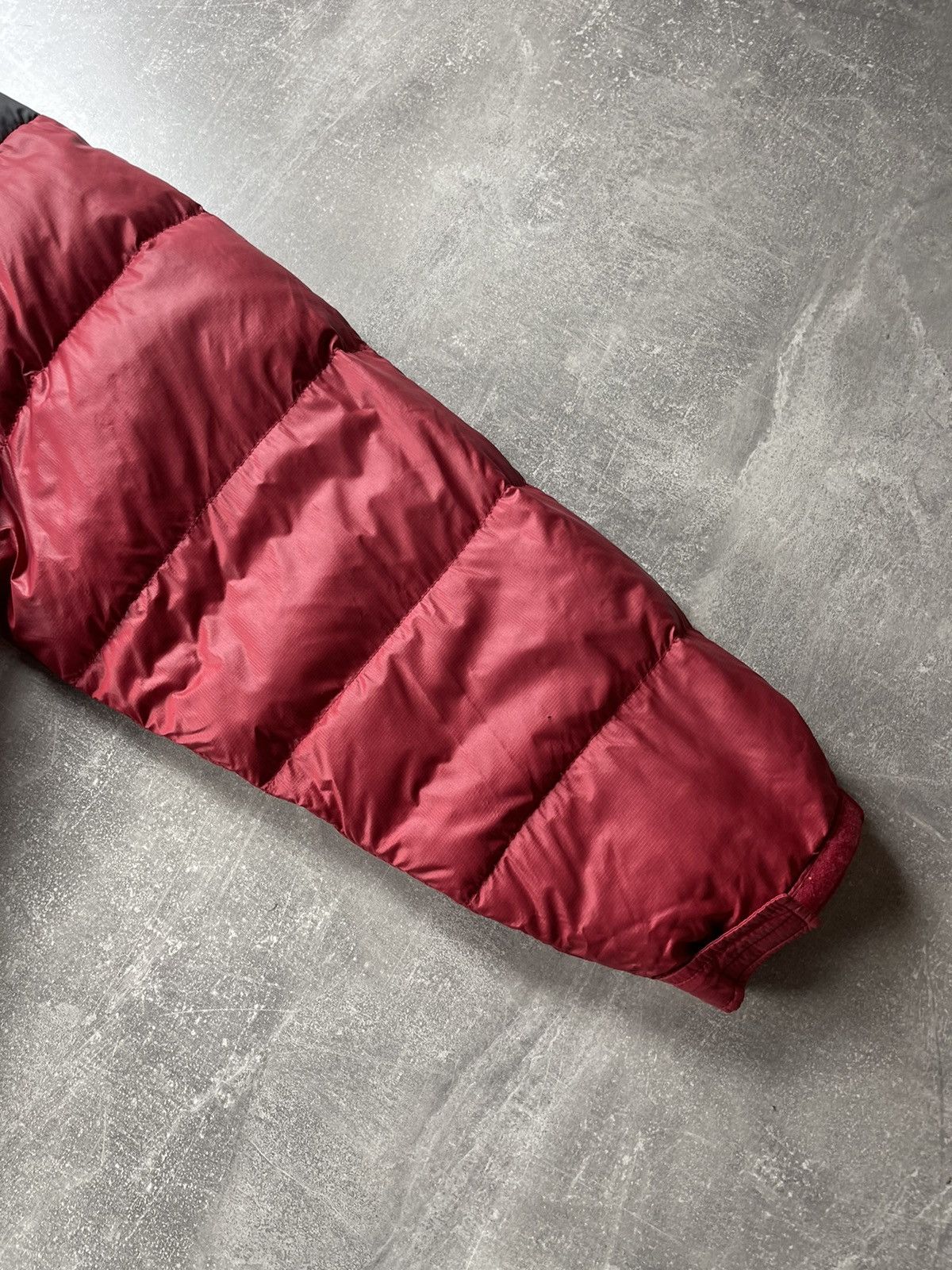 The North Face The North Face 700 Goose Down Puffer Nylon Jacket Red Black Size US L / EU 52-54 / 3 - 9 Thumbnail
