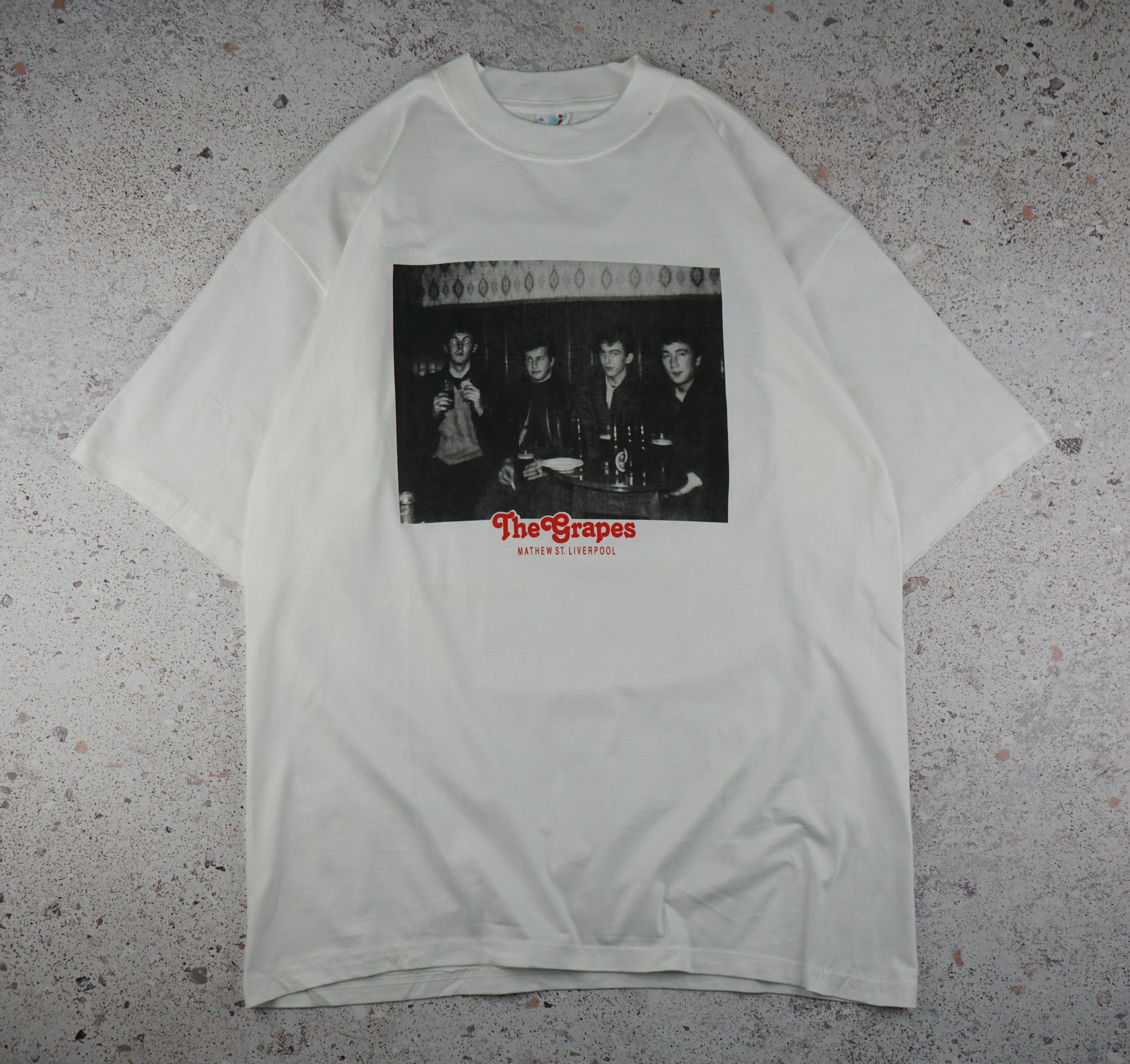 Band Tees × Vintage Vintage The Grapes Mathew St. Liverpool T Shirt Size US L / EU 52-54 / 3 - 1 Thumbnail