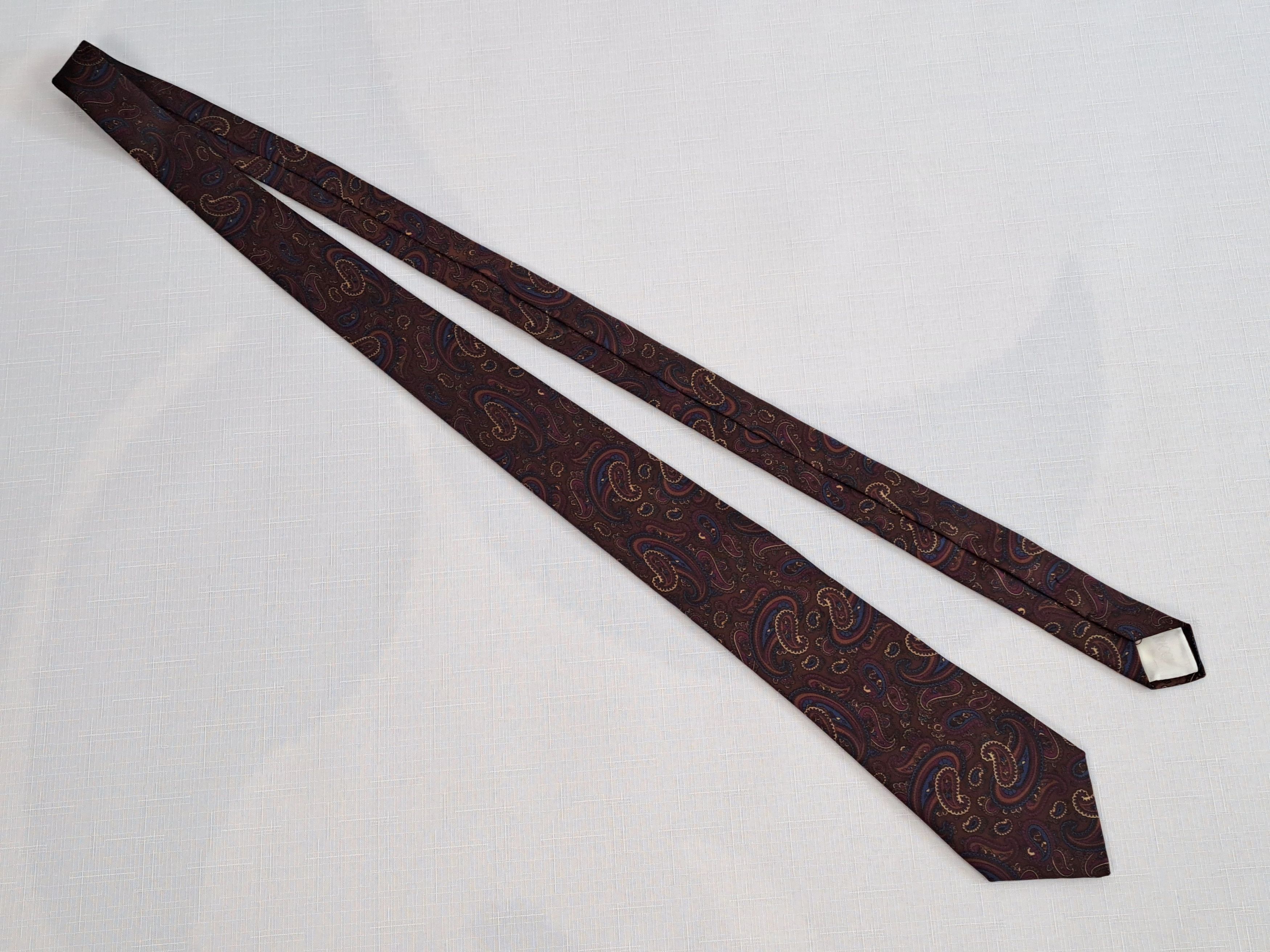 Designer NINA RICCI paisley pattern silk tie. Made in France Size ONE SIZE - 4 Thumbnail