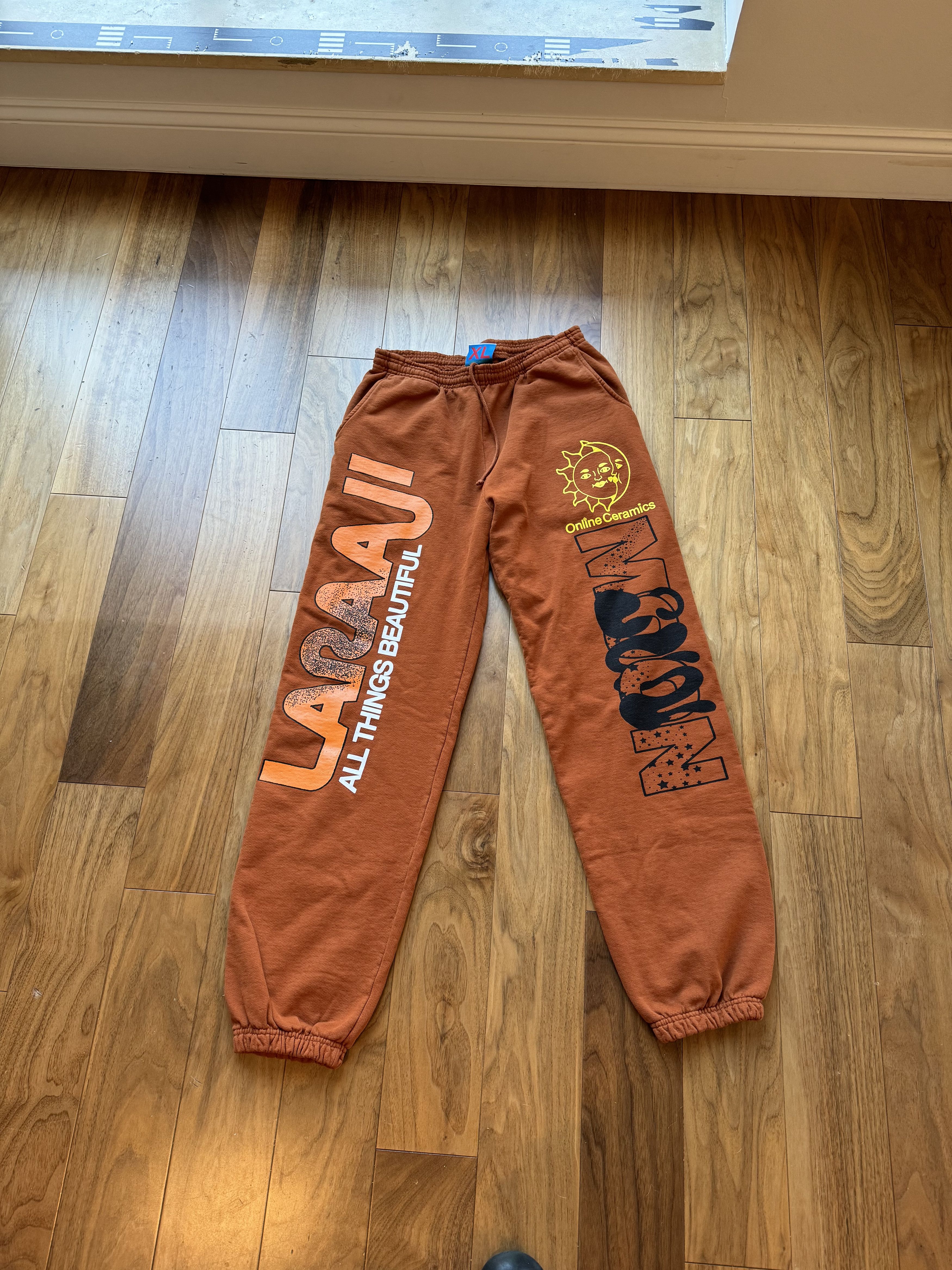 Online Ceramics Online Ceramics All Things Beautiful Sweatpants Size US 37 - 2 Thumbnail