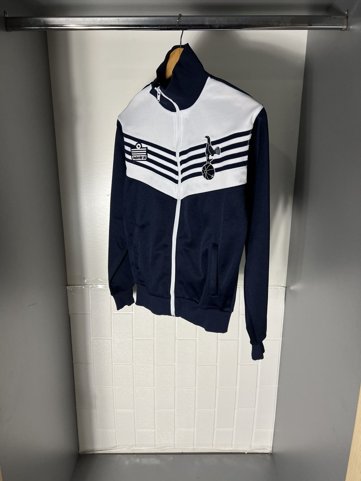 Vintage ADMIRAL FC TOTTENHAM HOTSPUR ENGLAND RETRO SOCCER JERSEY Size US S / EU 44-46 / 1 - 2 Thumbnail