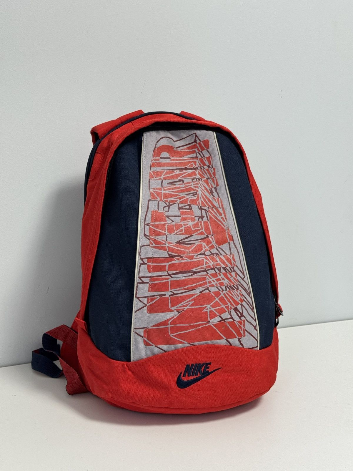 Nike Nike Vintage Bag Y2K style Hype 90’s backpack Size ONE SIZE - 1 Thumbnail